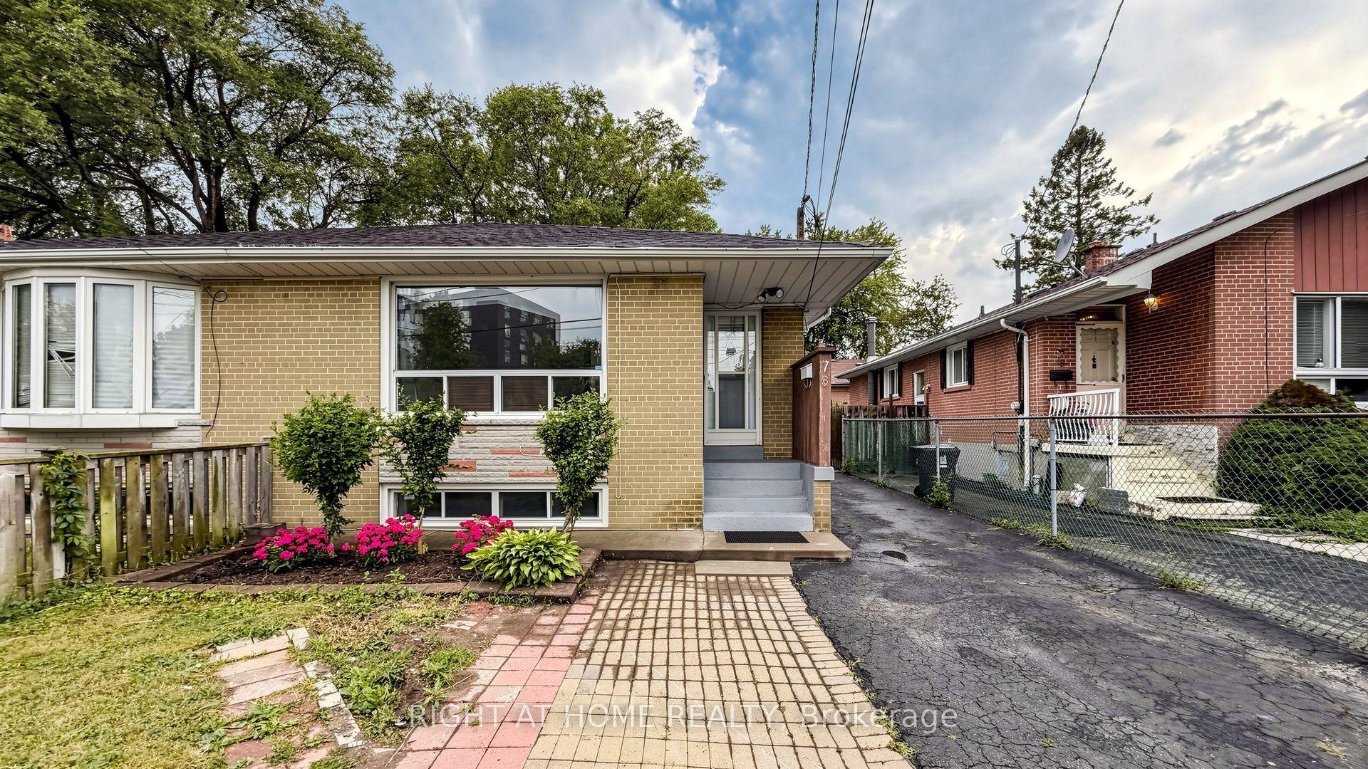 76 Fenside Drive, Toronto — Semi-Detached for sale, photo 1