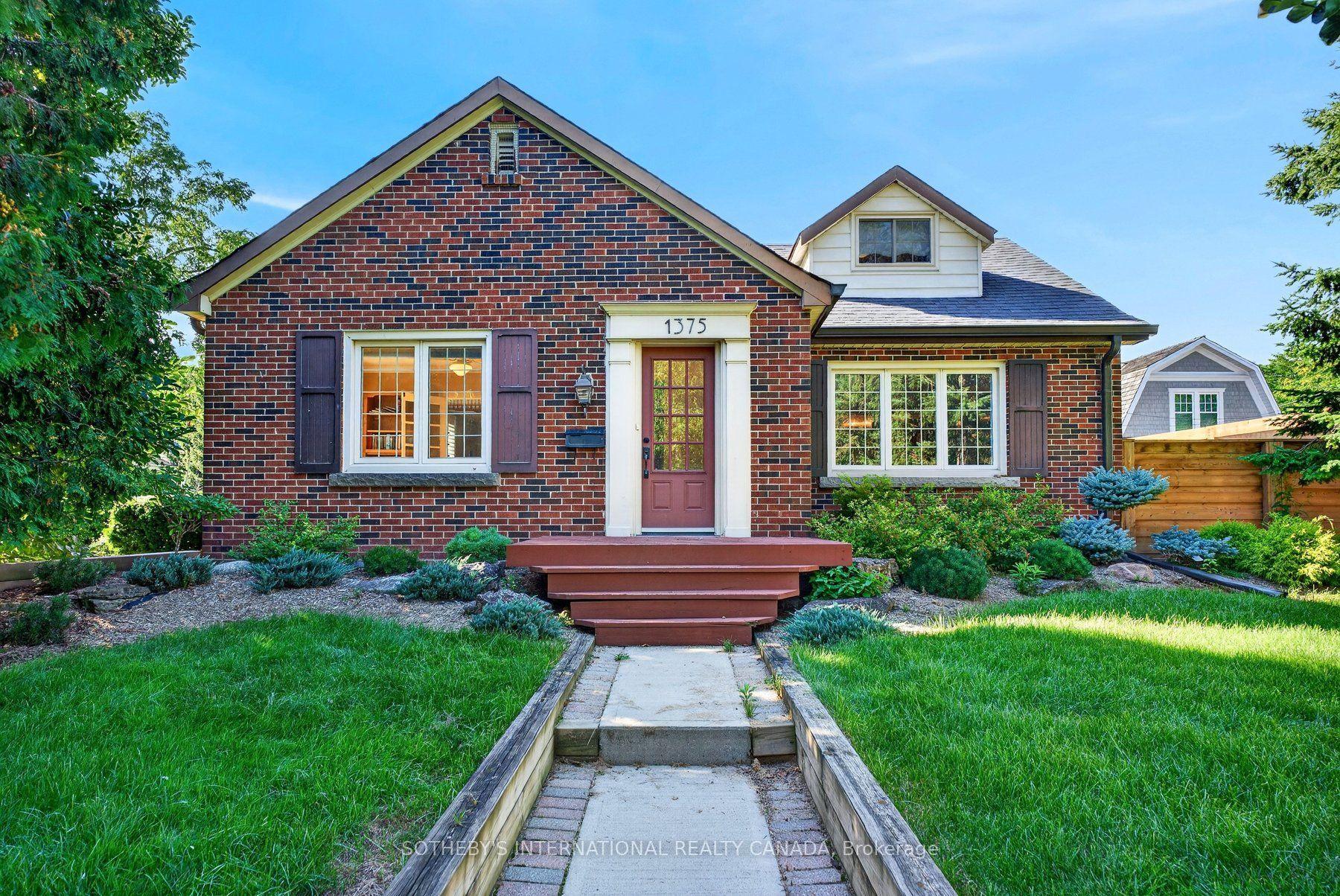 1375 Caroline Street, Burlington — Detached for sale, photo 1