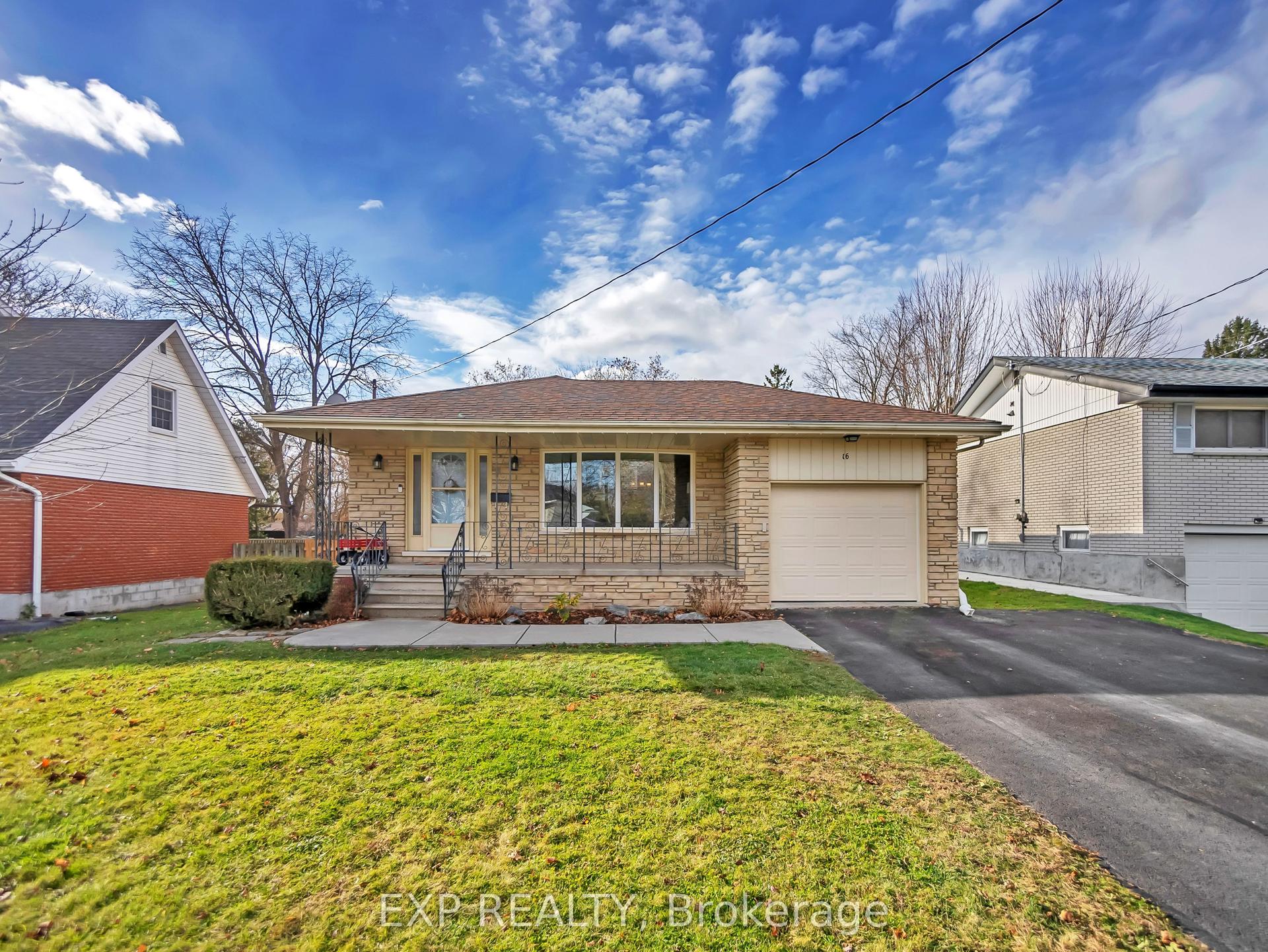 16 Applewood Drive — photo 1