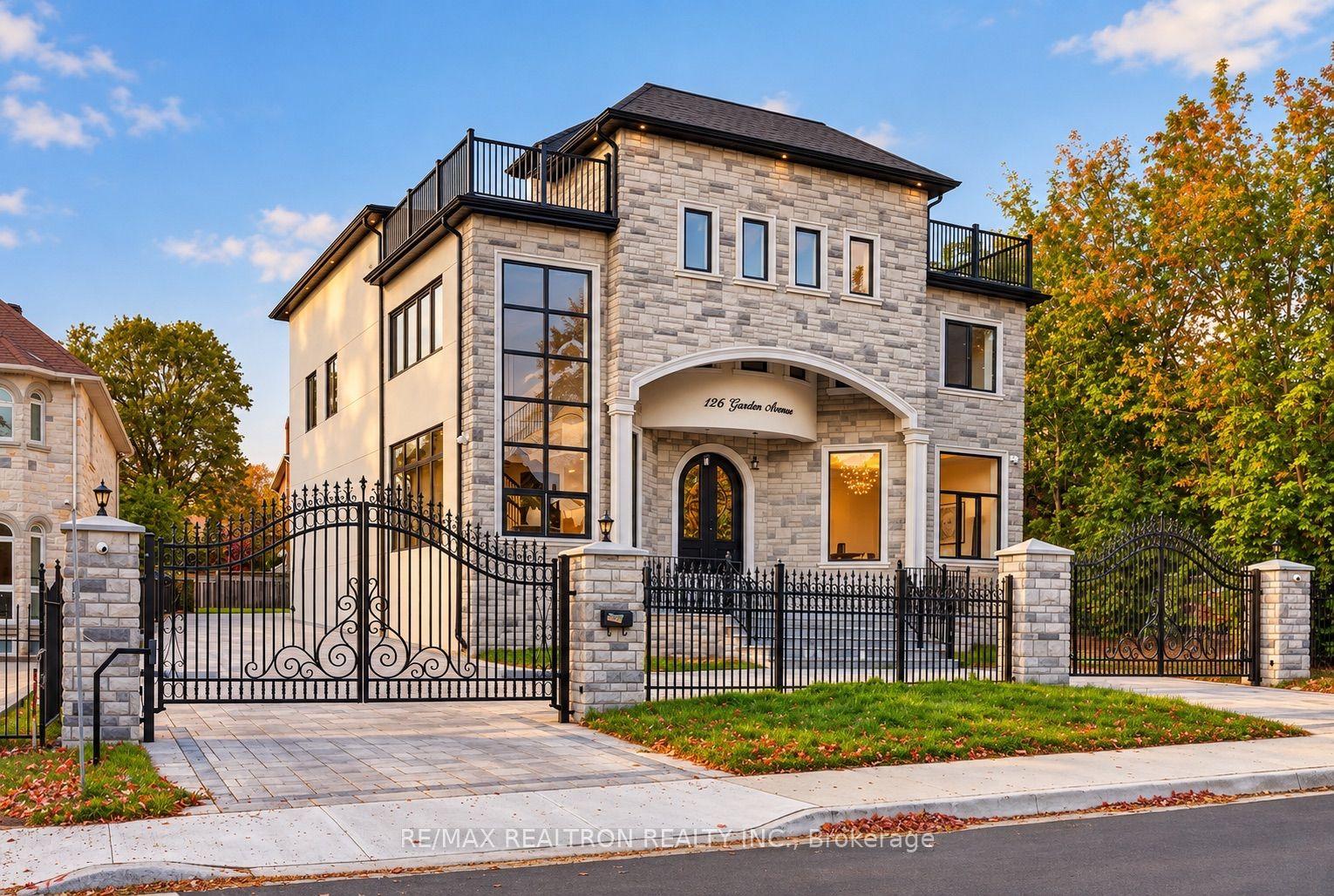 126 Garden Avenue, Richmond Hill — Detached for sale, photo 1