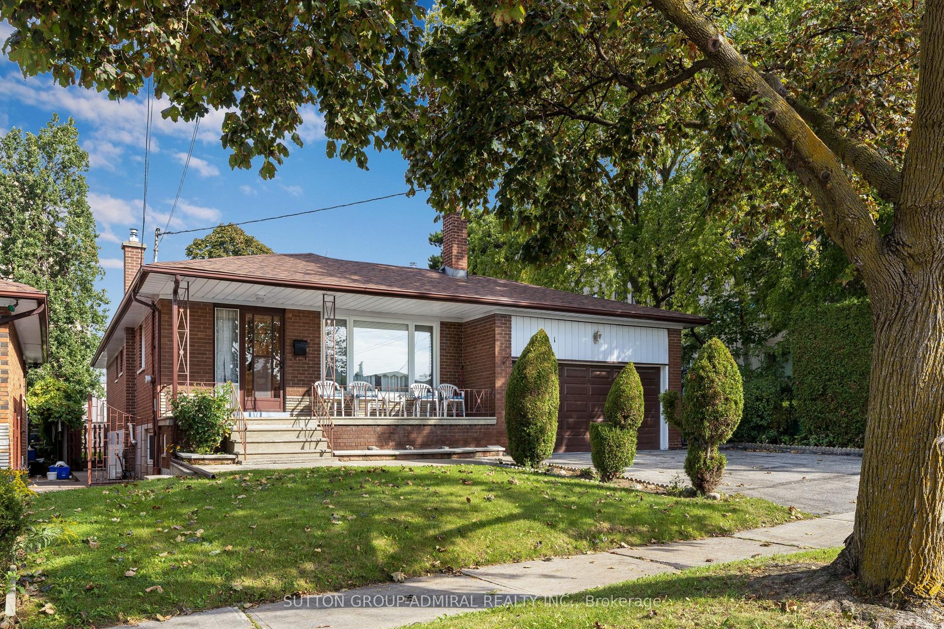 201 Derrydown Road, Toronto — Detached for sale, photo 1