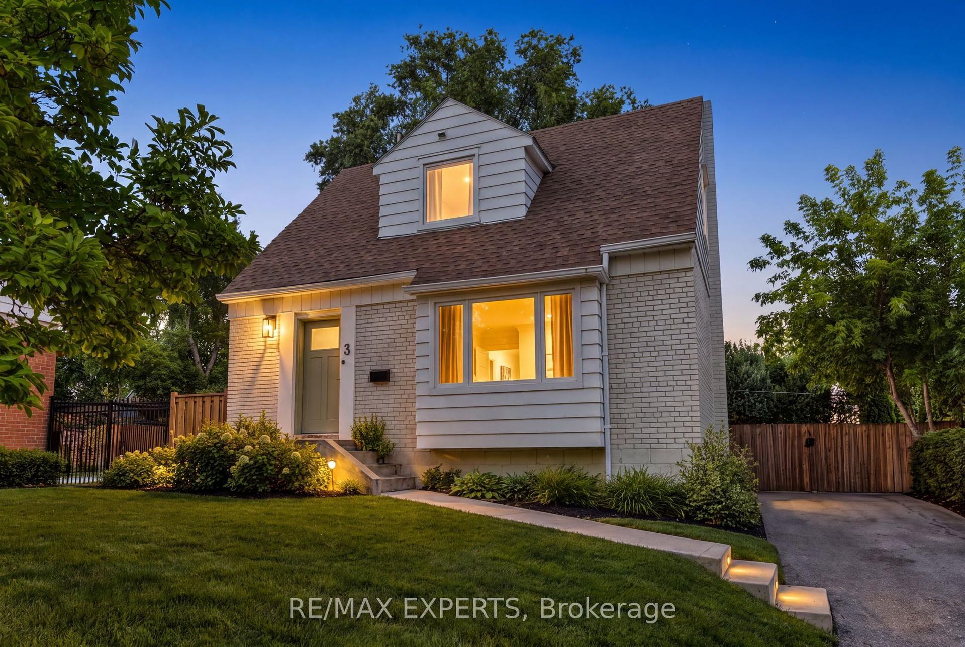 3 Greenacres Road, Toronto — Detached for sale, photo 1