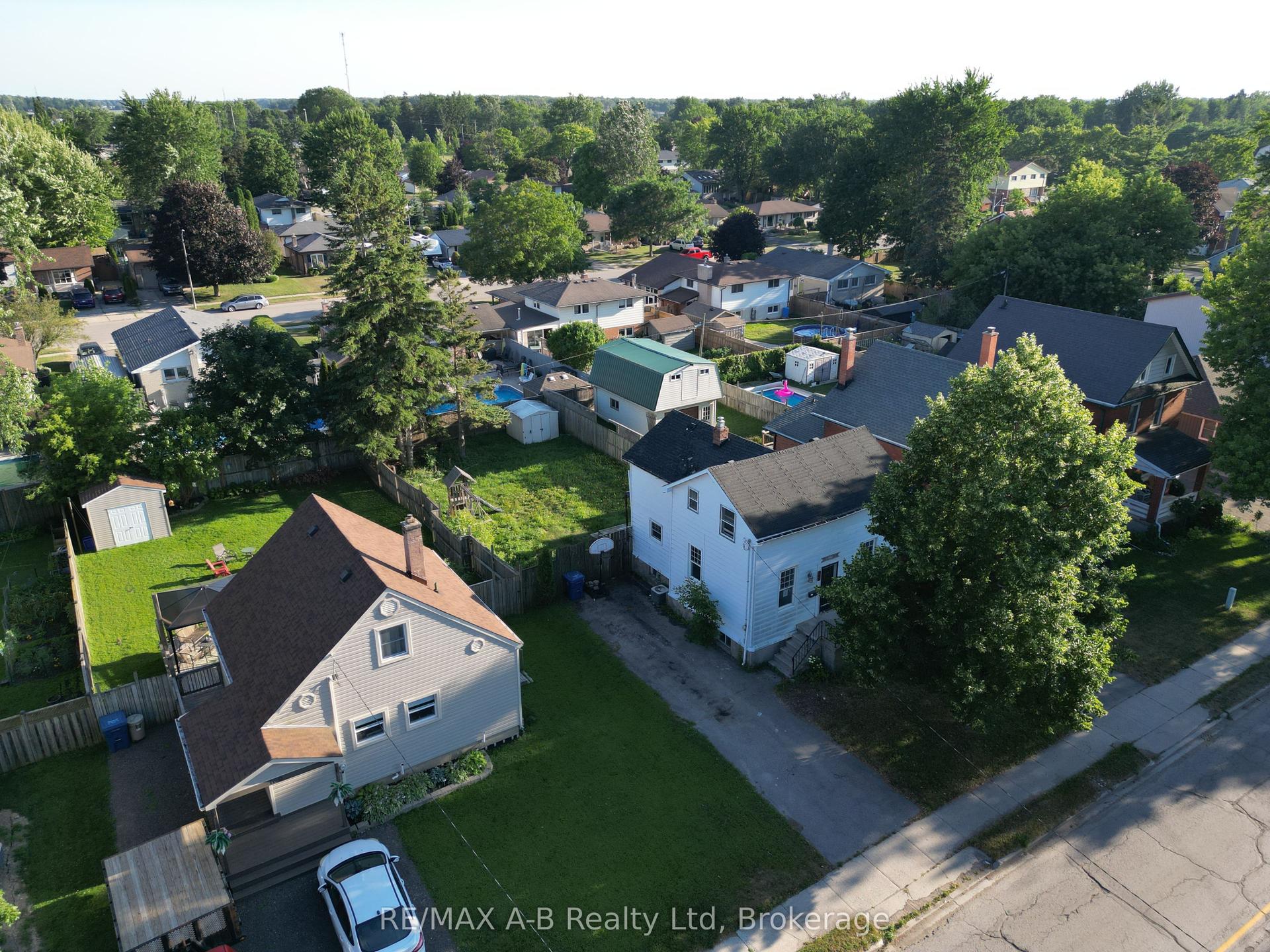103 Norfolk Street, Stratford — Detached for sale, photo 1