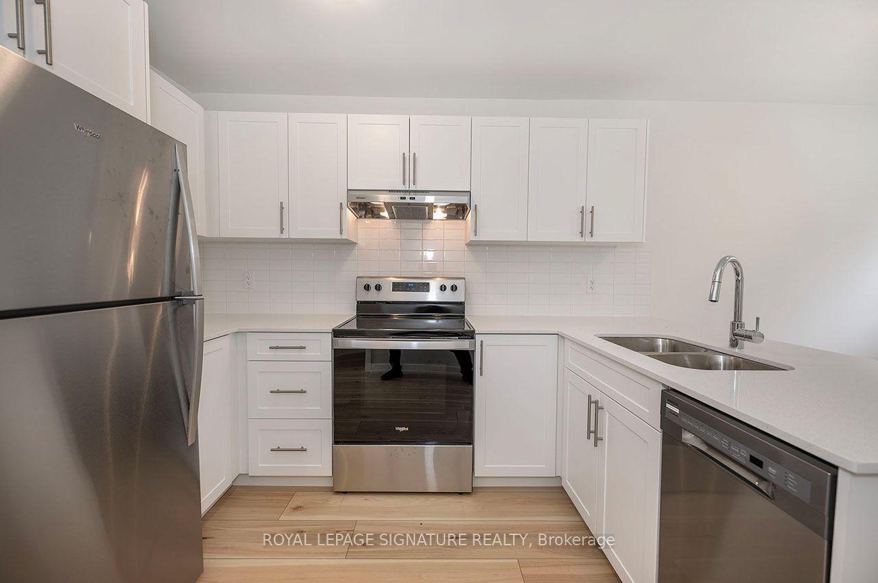 81 Woodman Drive N, Hamilton — Condo Town for sale, photo 1