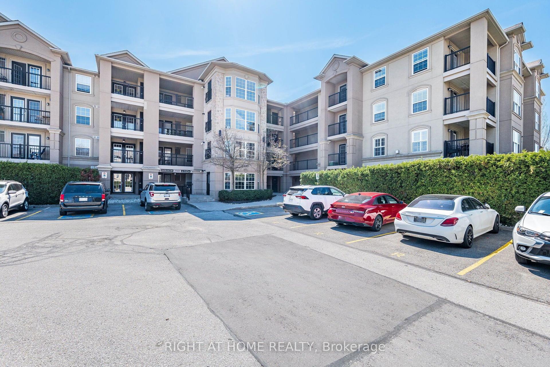 2045 Appleby Line 401 #401 — photo 1