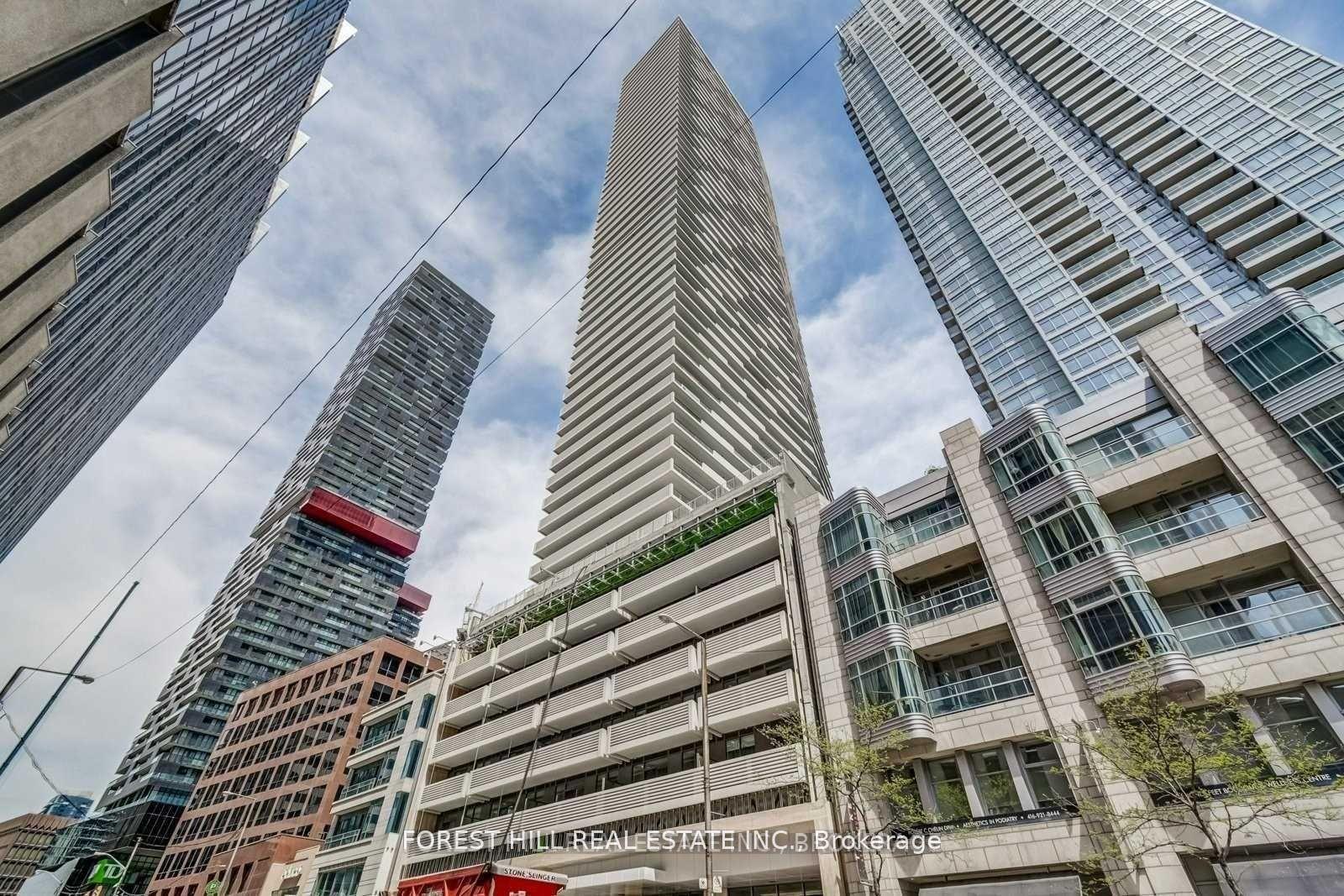2221 Yonge Street 4402 #4402 — photo 1