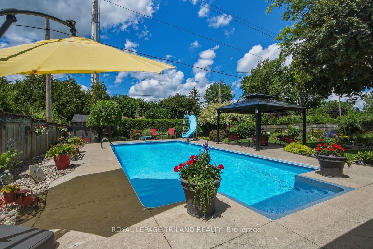 1239 Addison Drive — photo 1