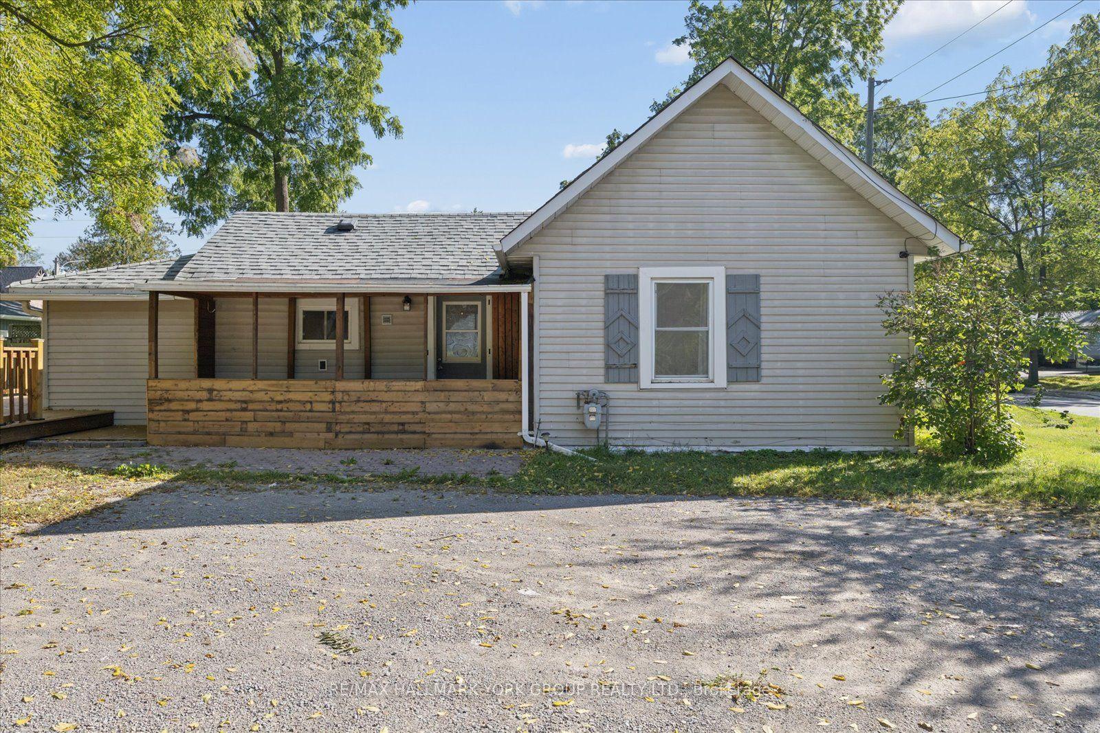 28 St James Street, Georgina — Detached for sale, photo 1