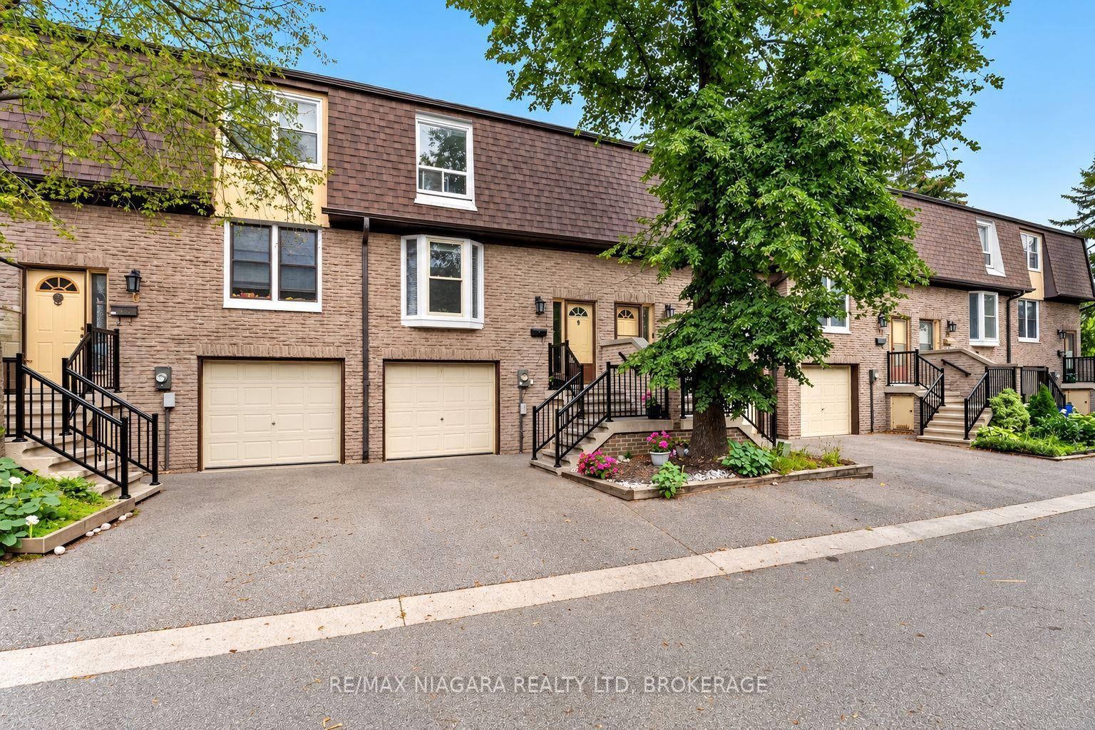 209 CASTLE ROCK Drive 9 #9, Richmond Hill — Condo Town for sale, photo 1
