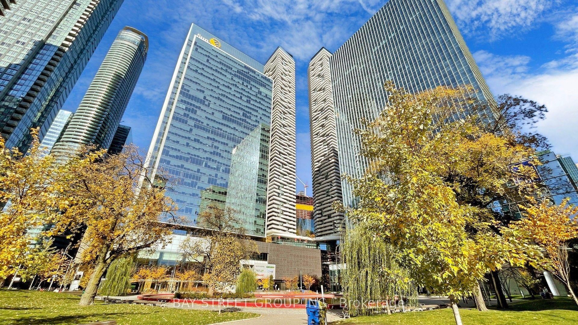 100 Harbour Street 1210 #1210, Toronto — Condo for lease, photo 1