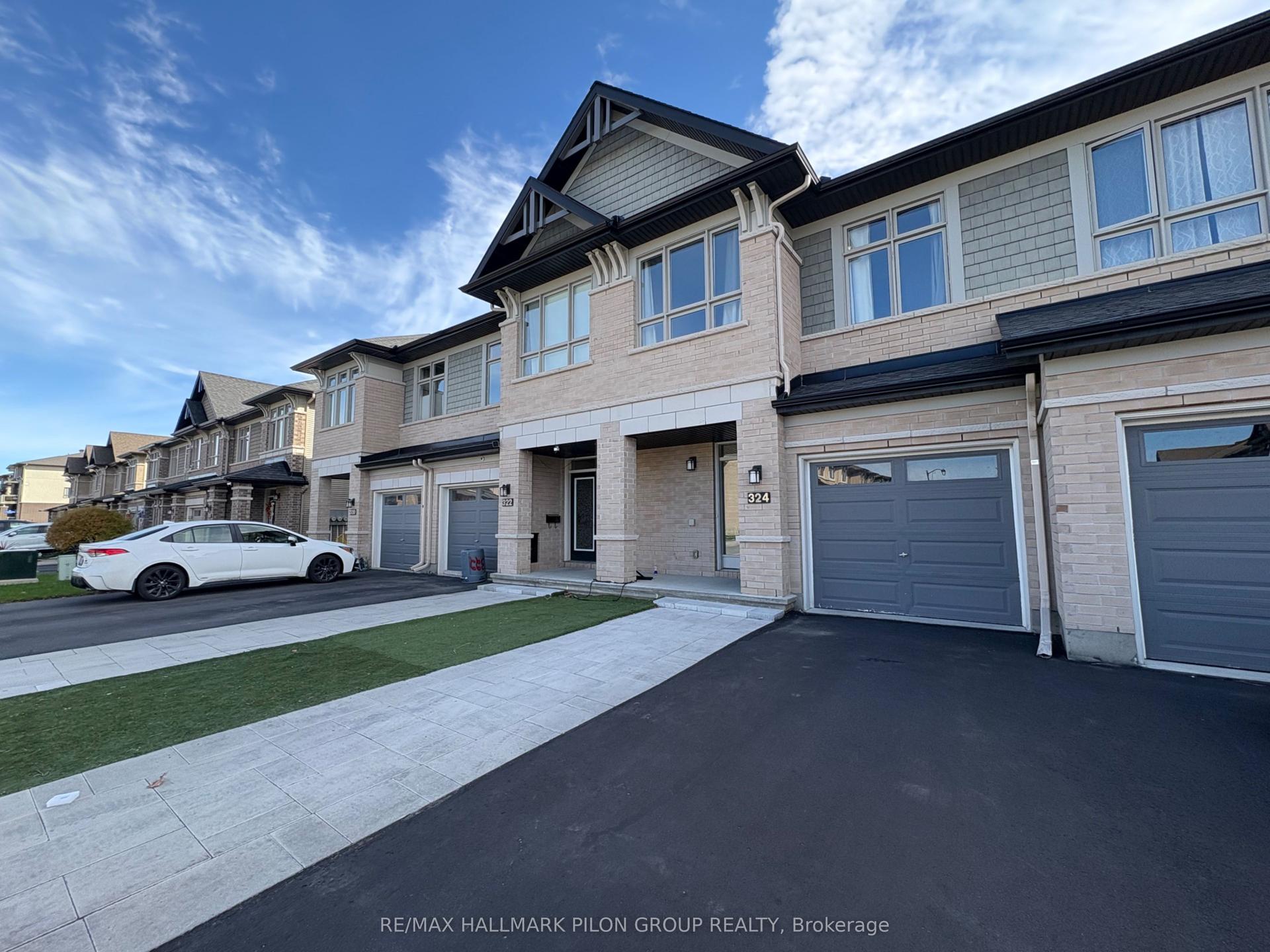 324 Rainrock Crescent, Orleans - Convent Glen and Area — Townhouse for lease, photo 1