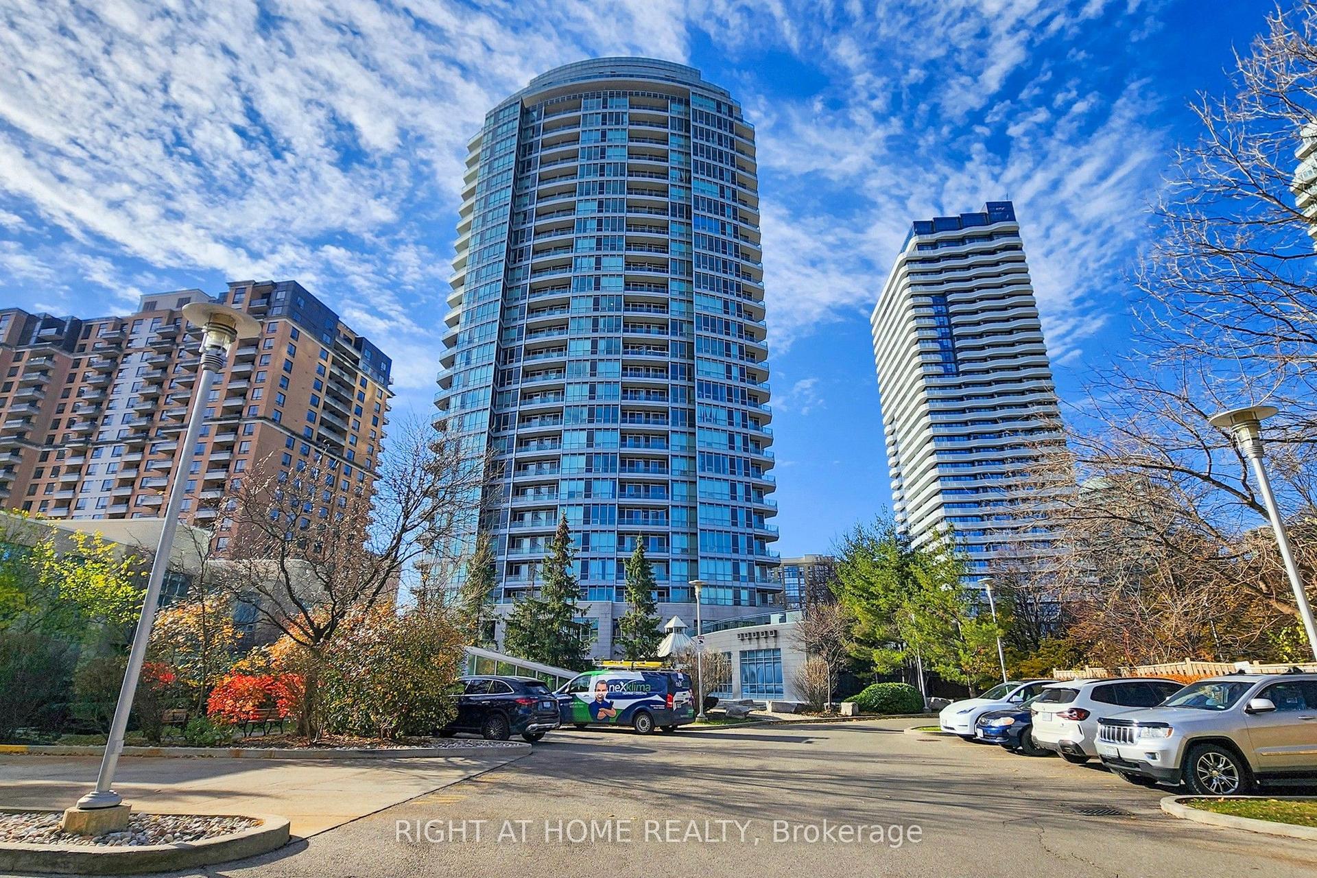 60 Byng Avenue 1612 #1612 — photo 1