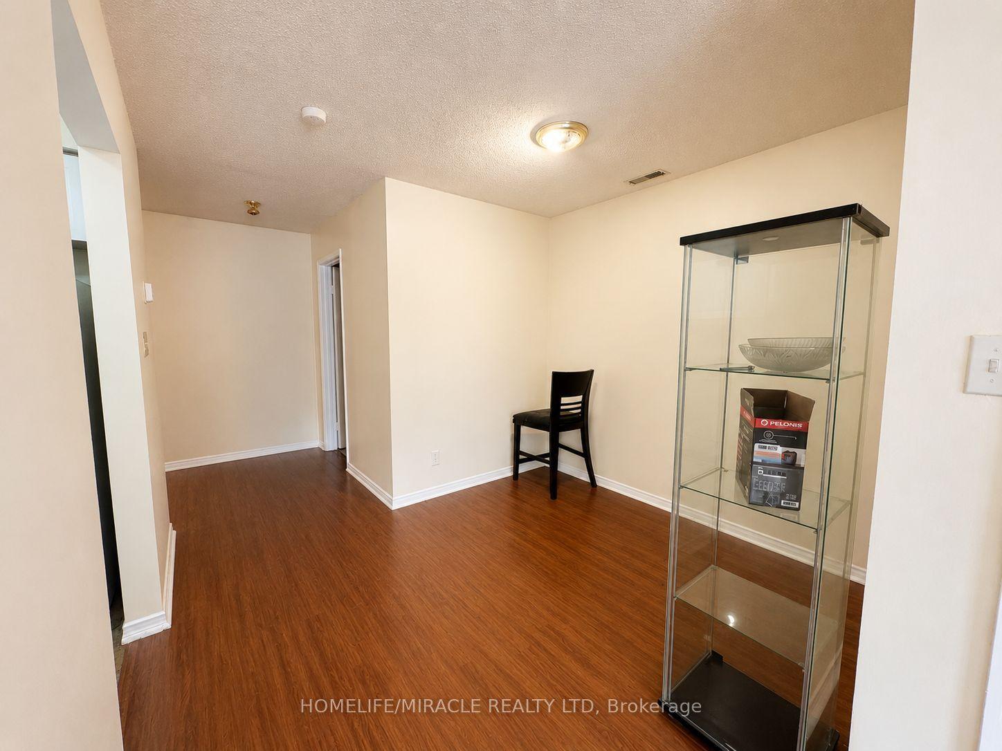 565 Kennedy Road 8 #8 — photo 1