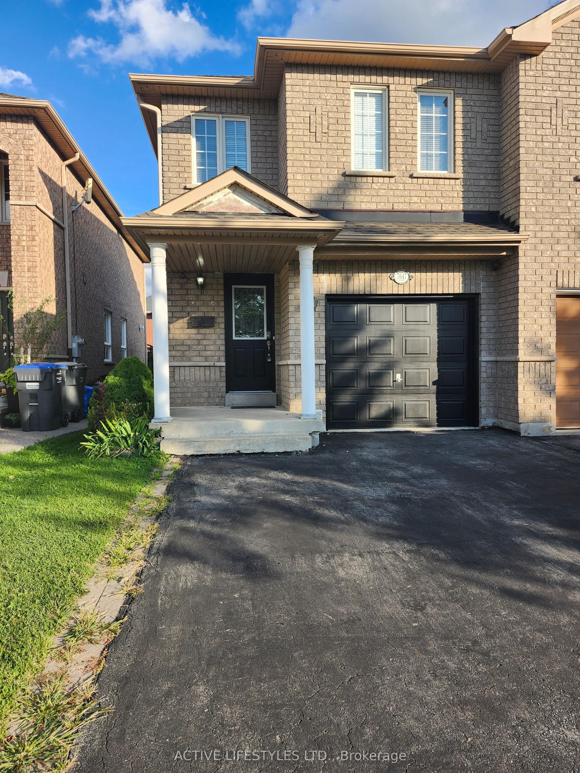 7647 Doverwood Drive, Mississauga — Semi-Detached for sale, photo 1