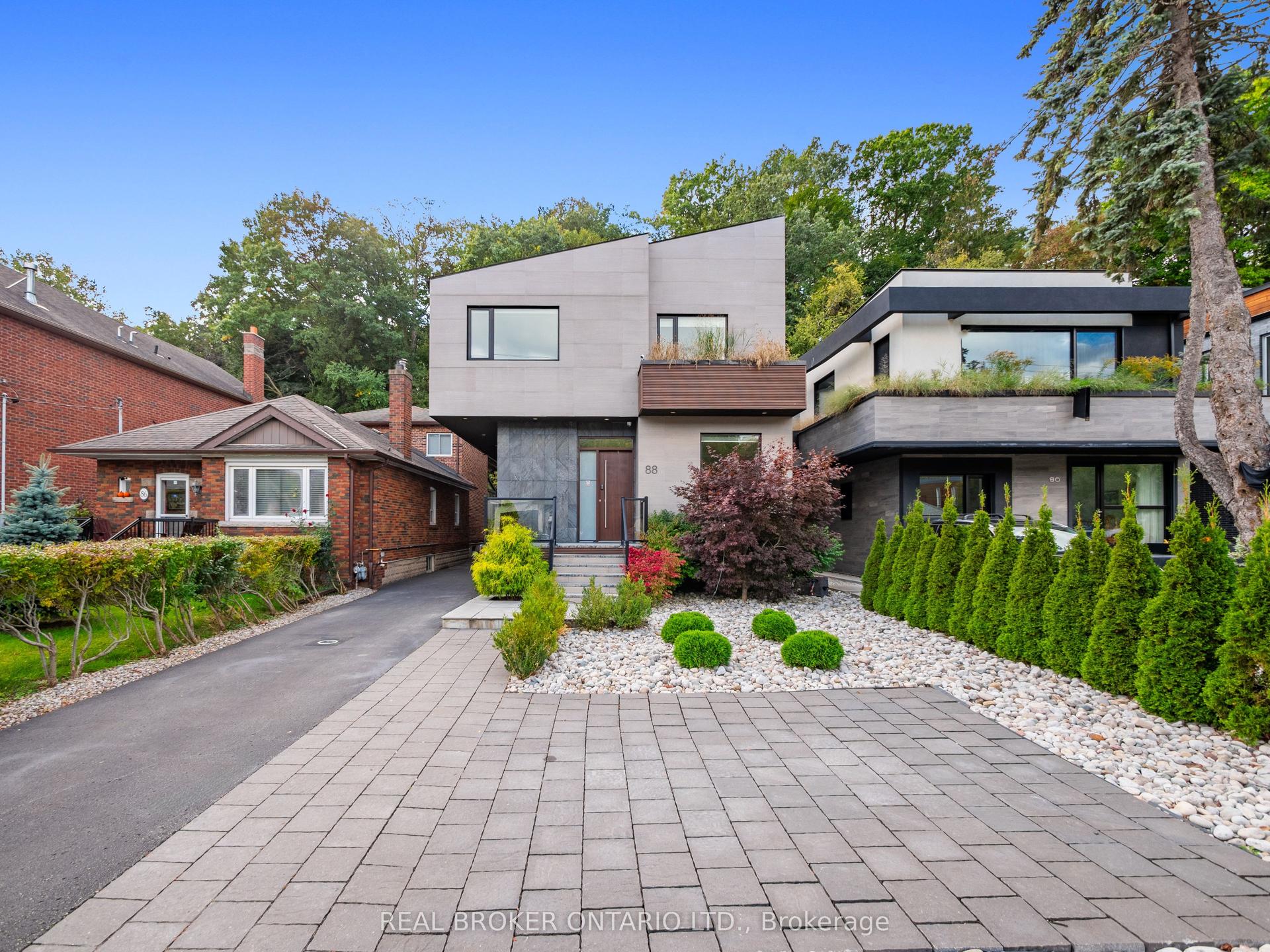 88 South Kingsway Way — photo 1