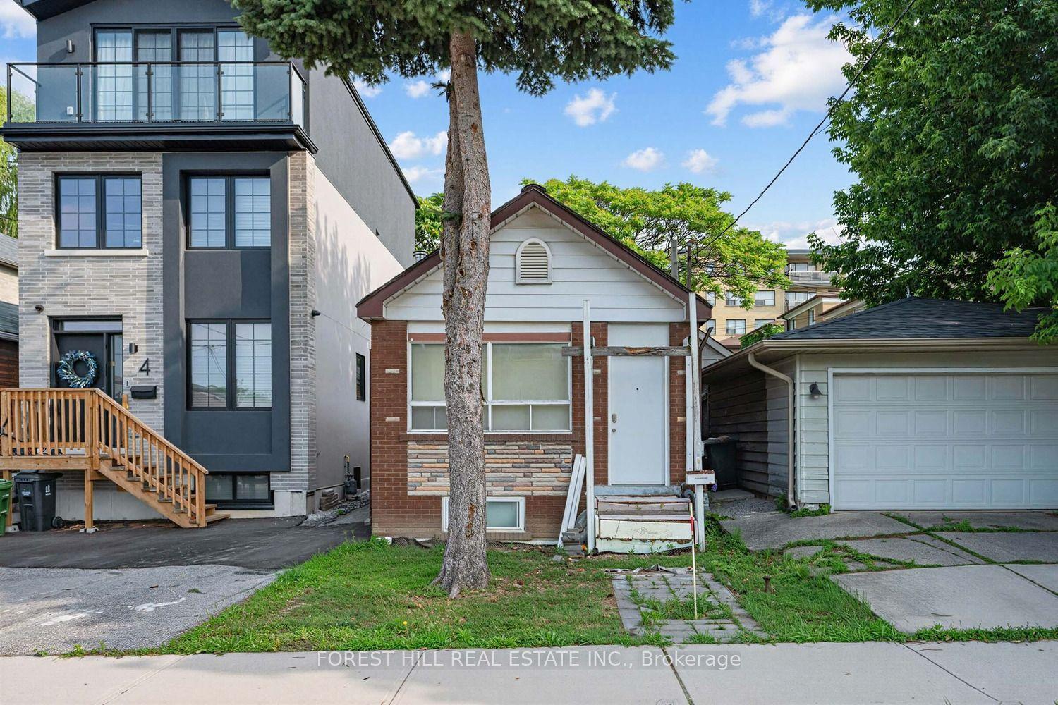 2 Mulberry Crescent, Toronto — Detached for sale, photo 1