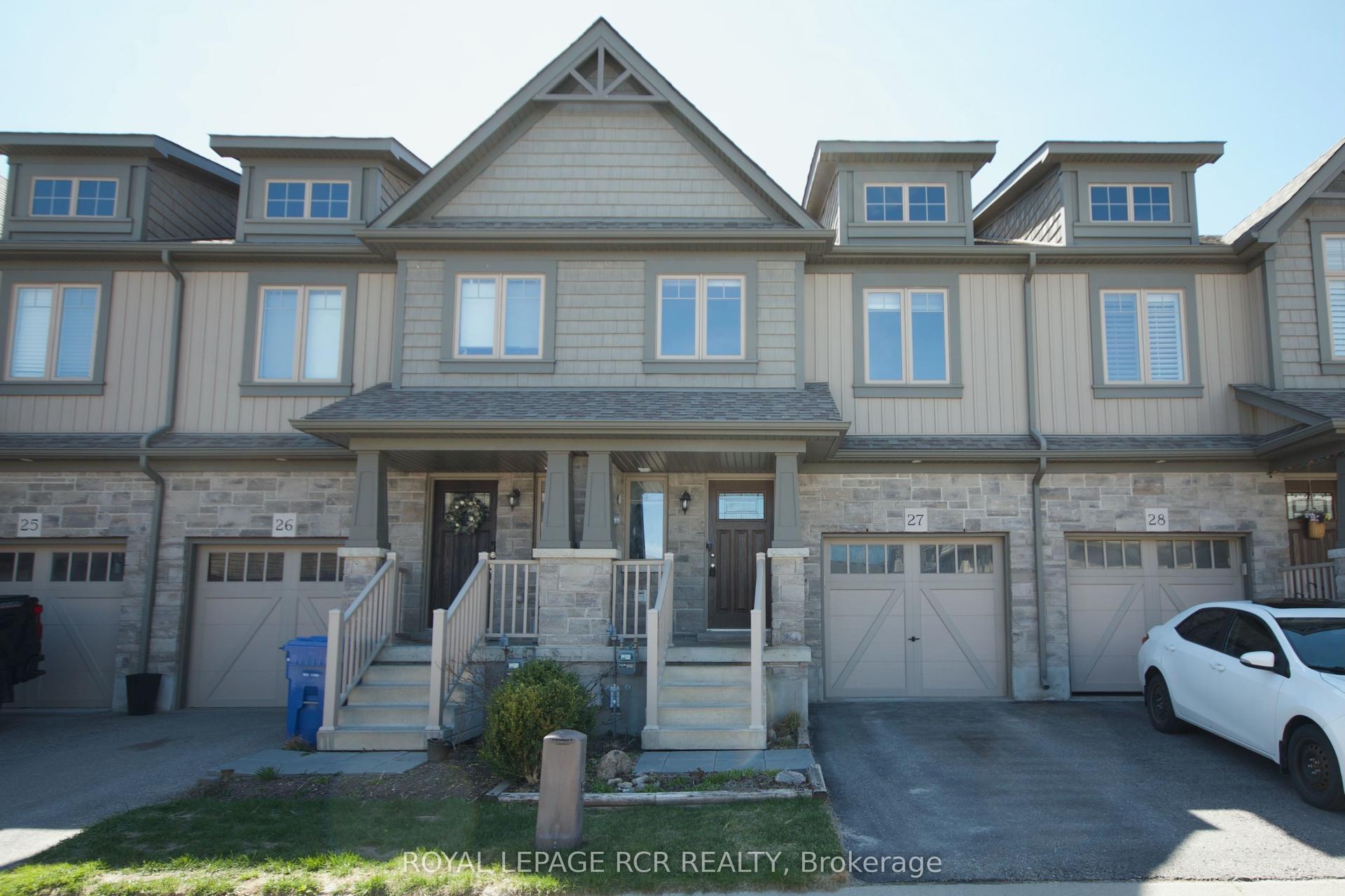 124 Parkinson Crescent 27 #27 — photo 1