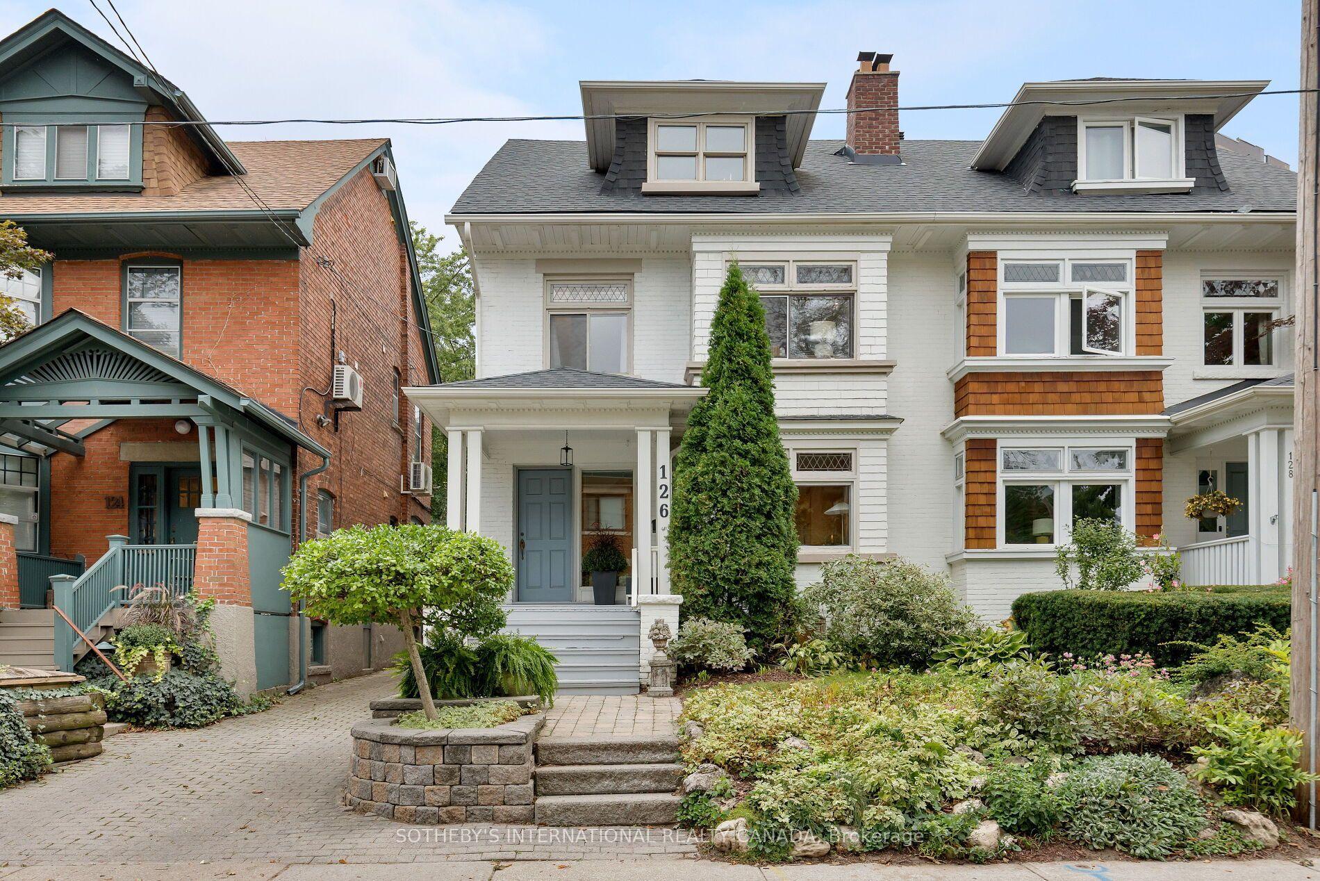 126 Hilton Avenue, Toronto — Semi-Detached for sale, photo 1