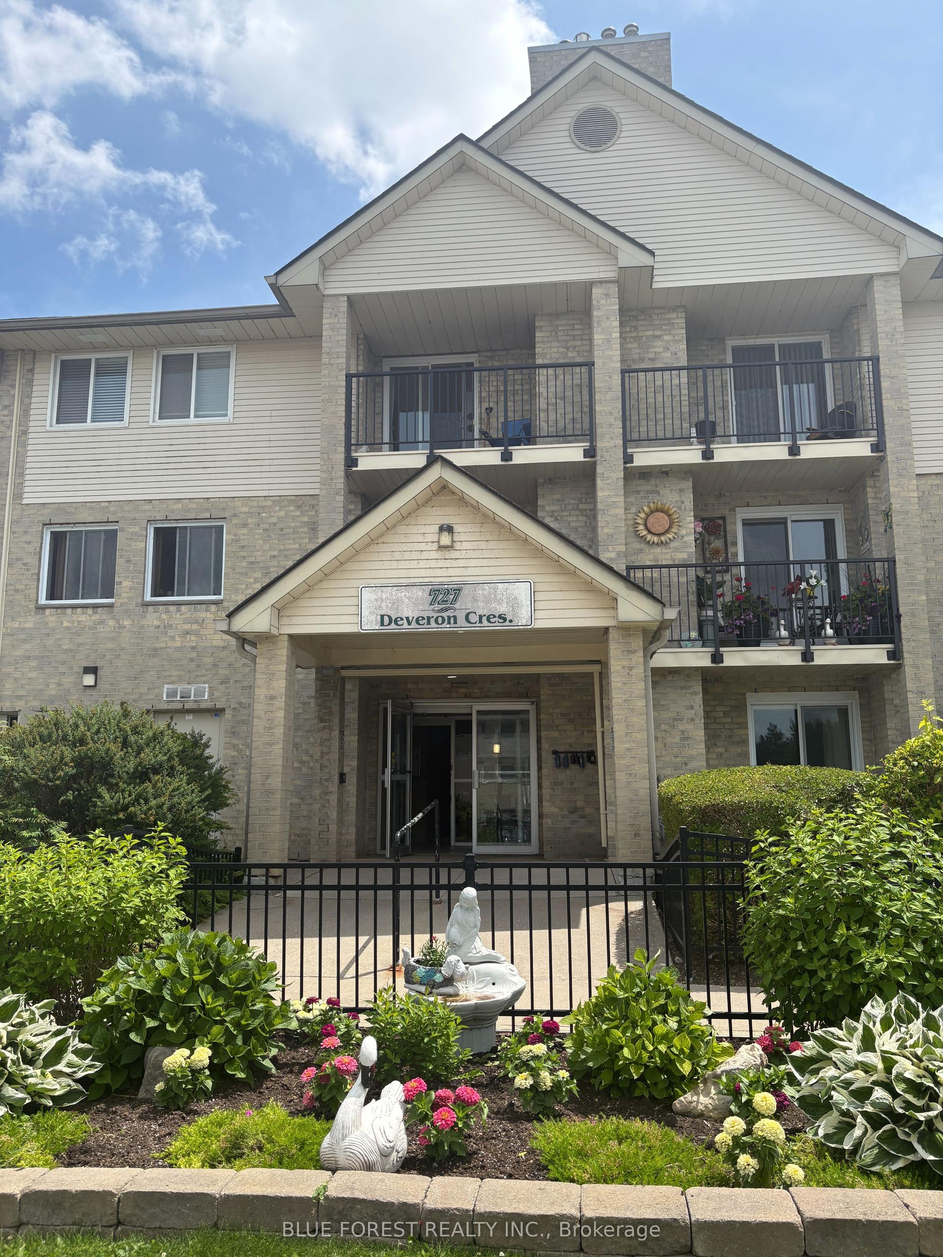 727 Deveron Crescent 210 #210, London South — Condo for sale, photo 1