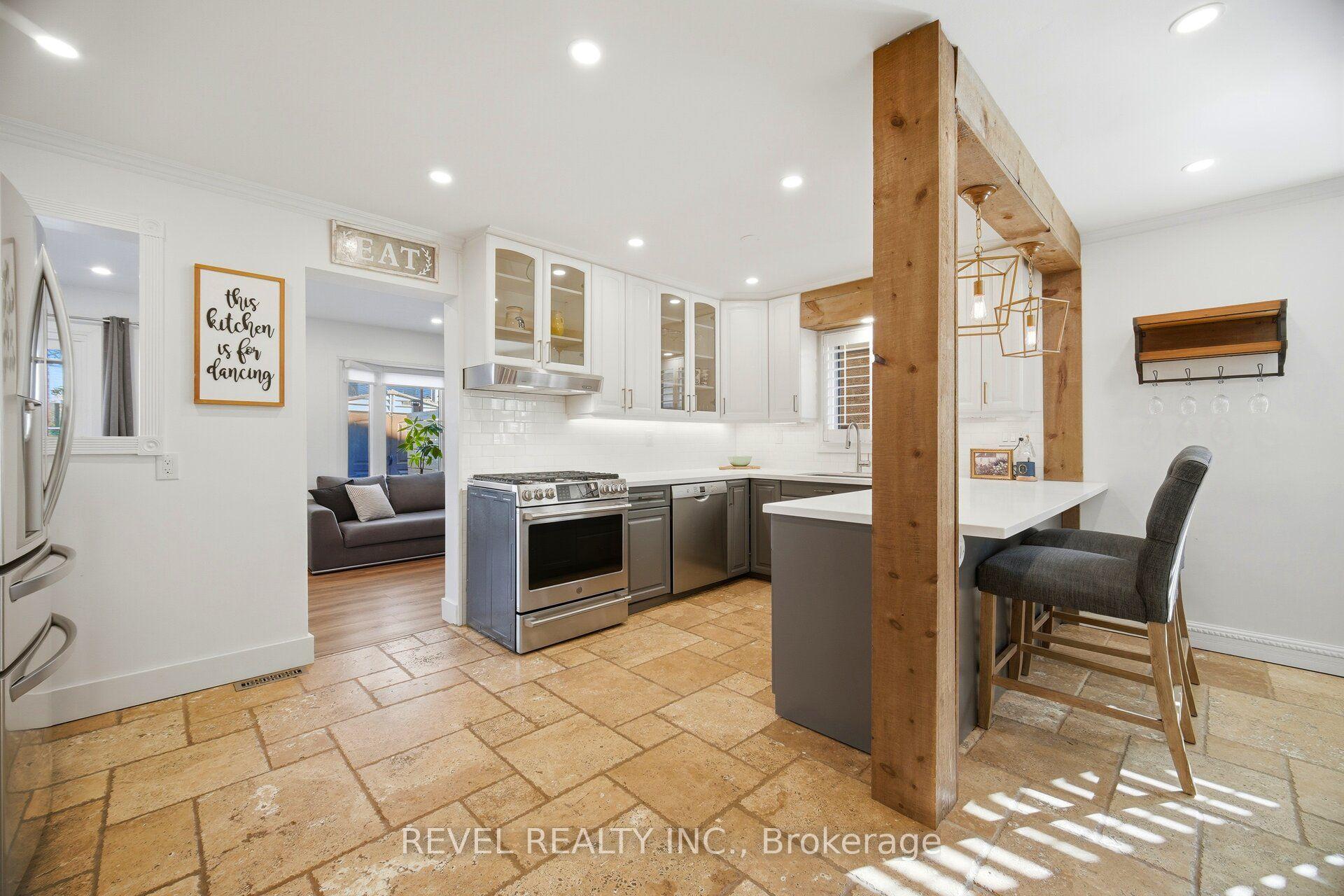 477 Bell Street — photo 1