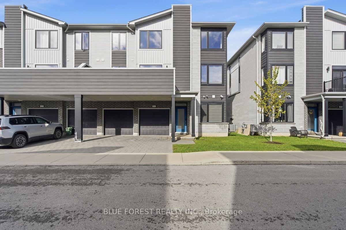 177 Edgevalley Road 21 #21 — photo 1