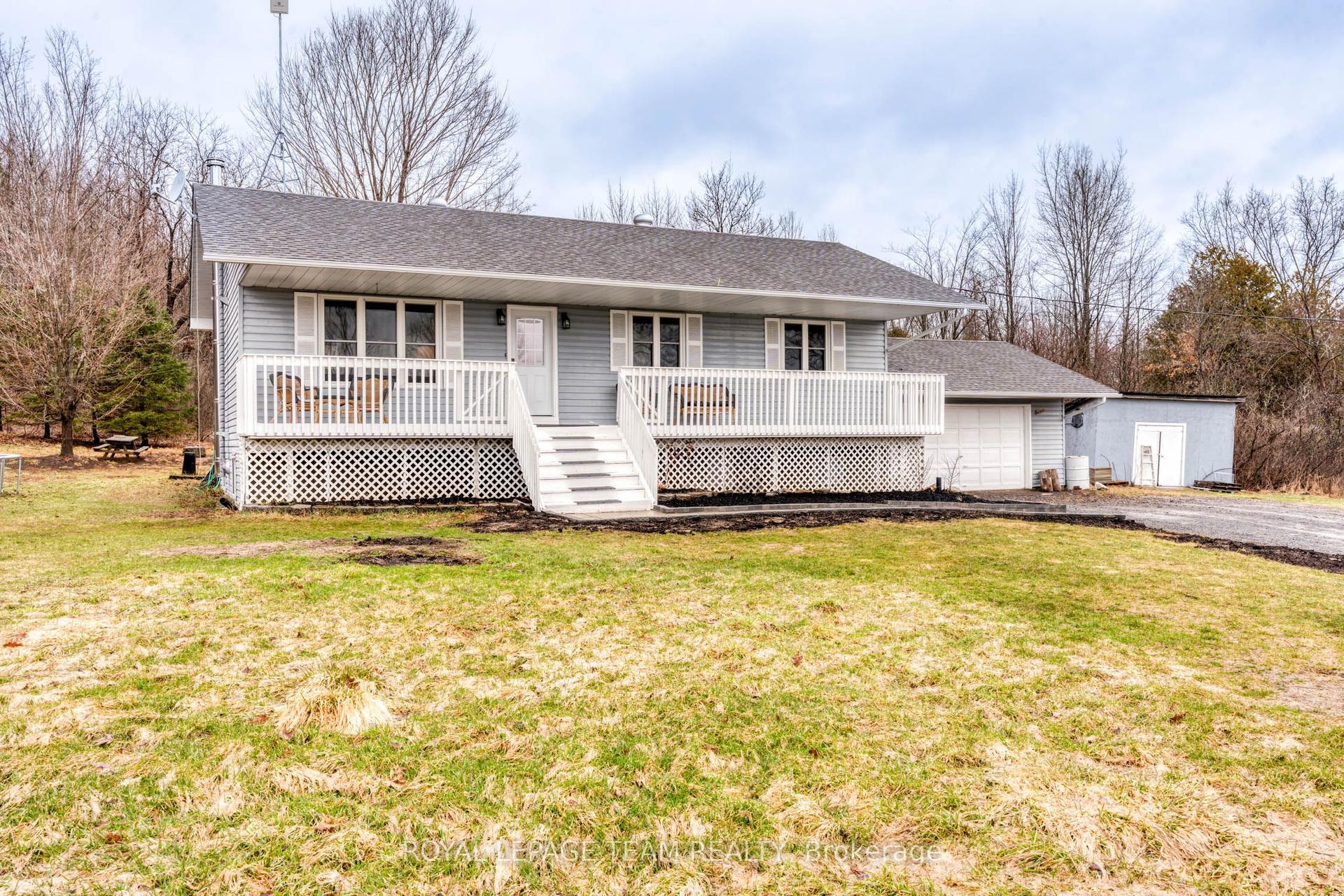 1255 Old Perth Road — photo 1