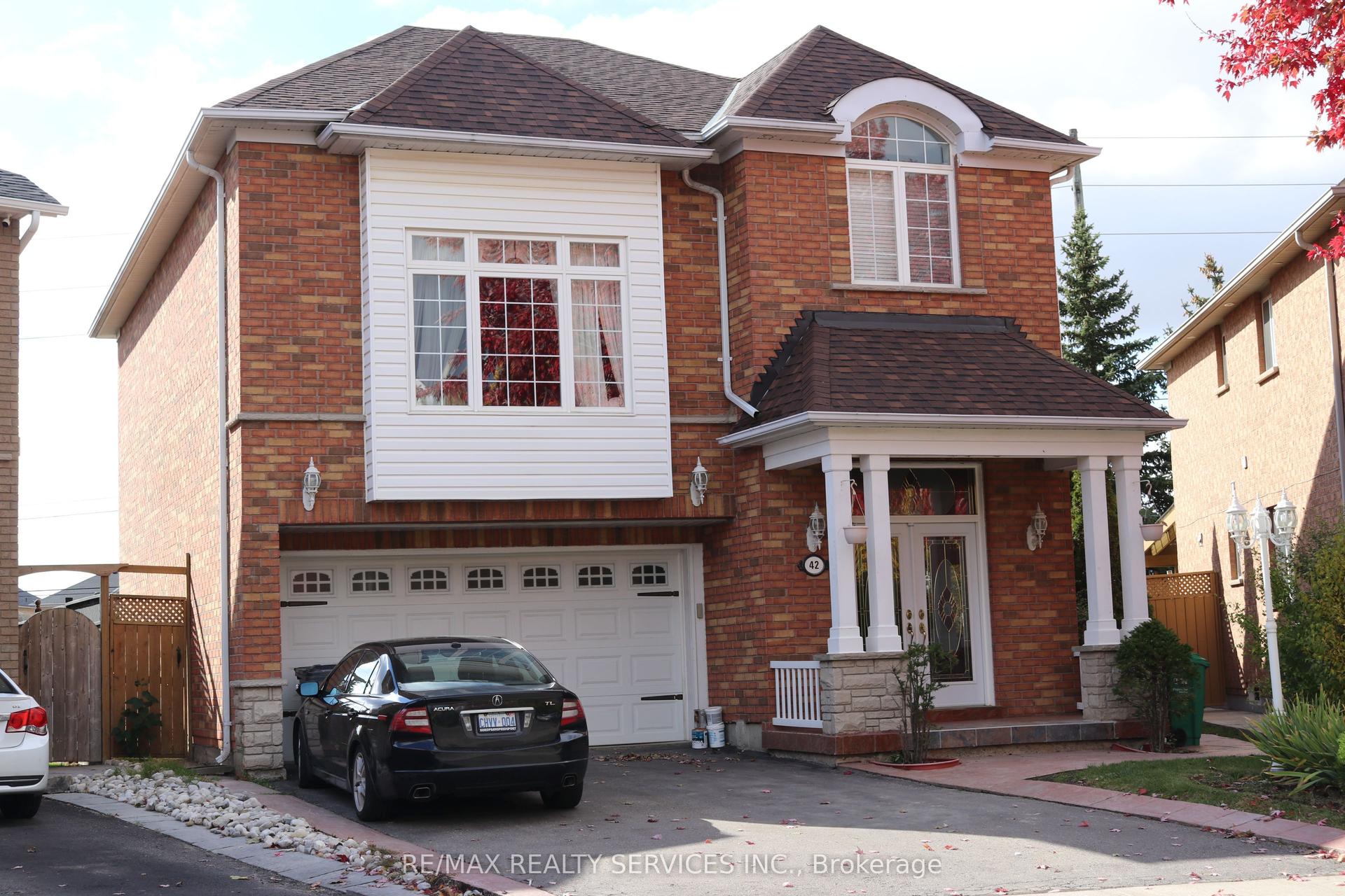 42 Brambirch Crescent, Brampton — Detached for lease, photo 1