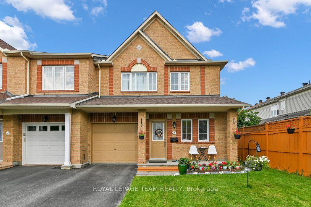 7 Karendale Street, Barrhaven — Townhouse for sale, photo 1