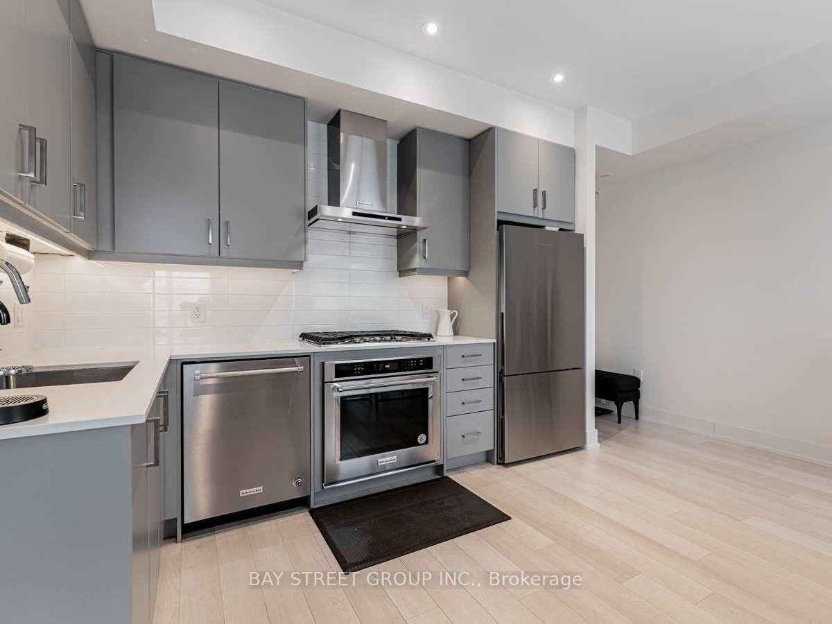52 Holmes Avenue 10 #10, Toronto — Condo Town for lease, photo 1