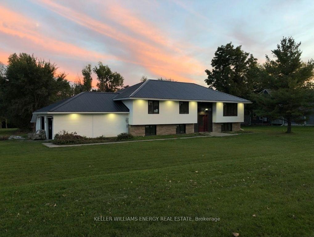 497 Wellington Main Street — photo 1