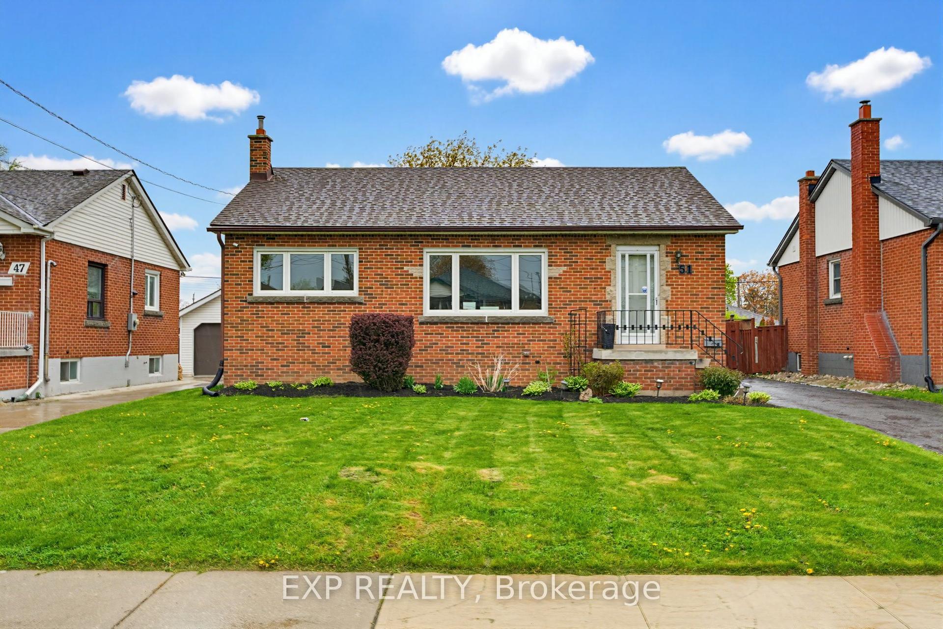 51 Bromley Road — photo 1