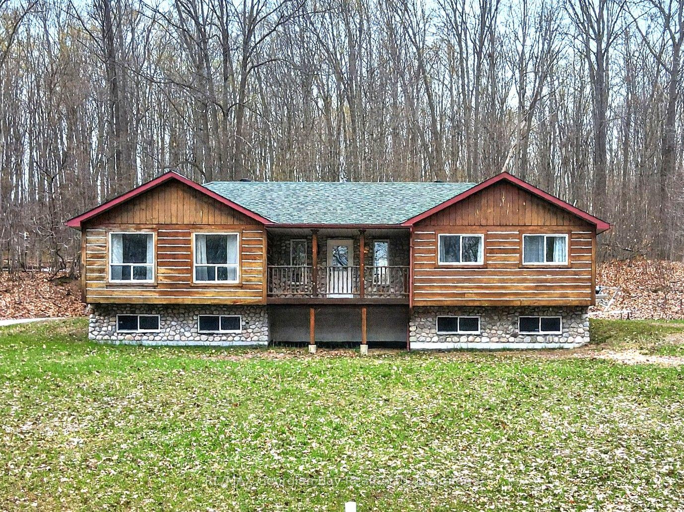 90 Farlain Lake Road W — photo 1