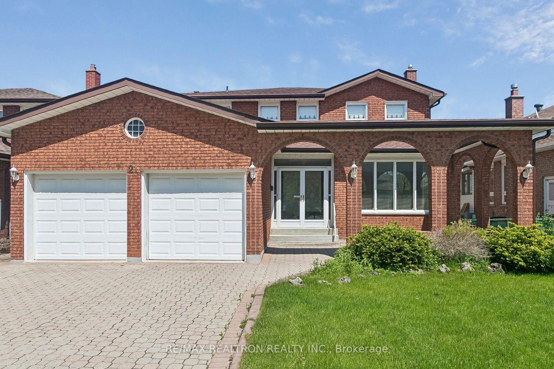 21 Morbank Drive, Toronto — Detached for sale, photo 1