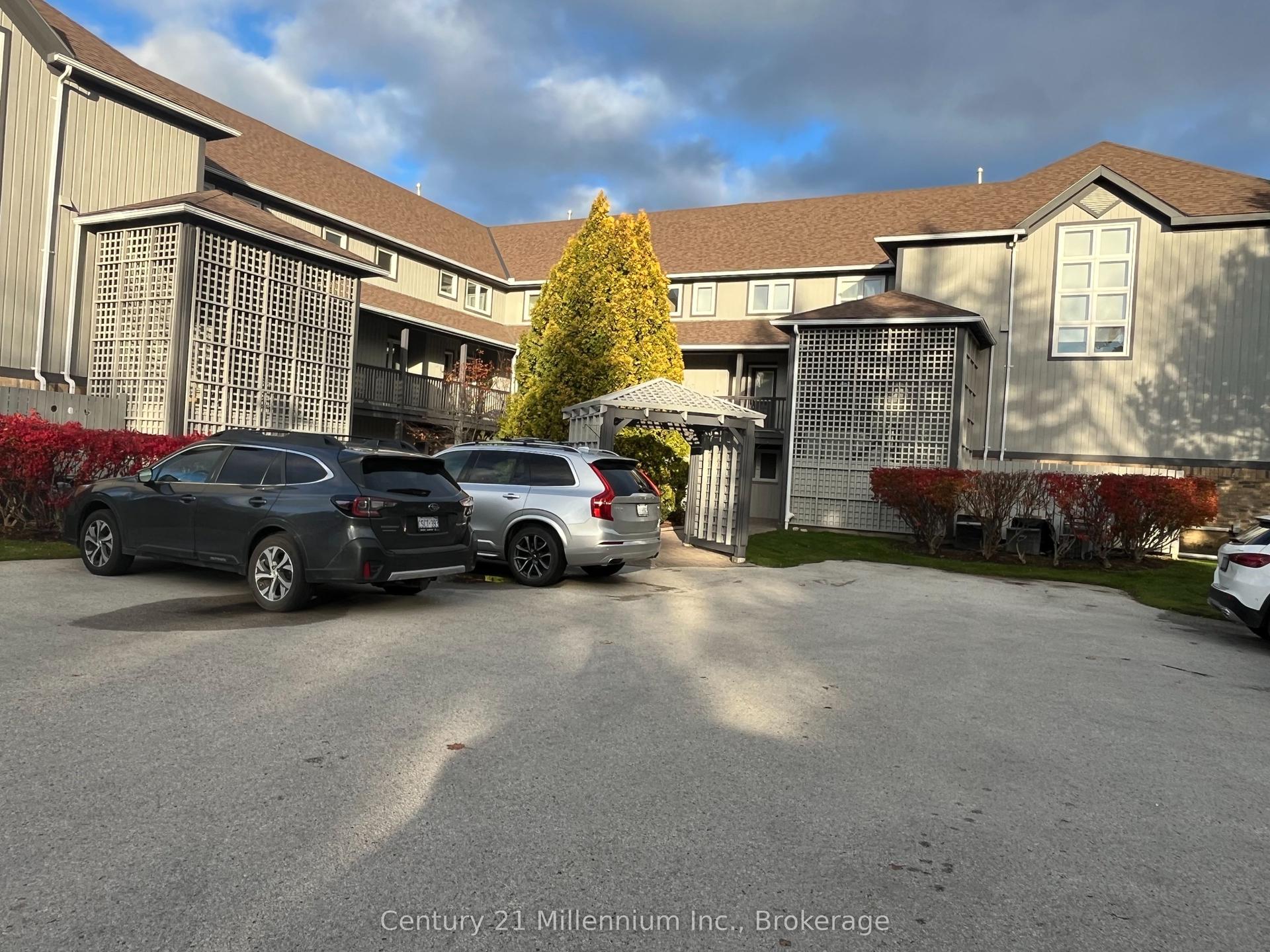 706 Johnston Park Avenue, Collingwood — Condo for lease, photo 1