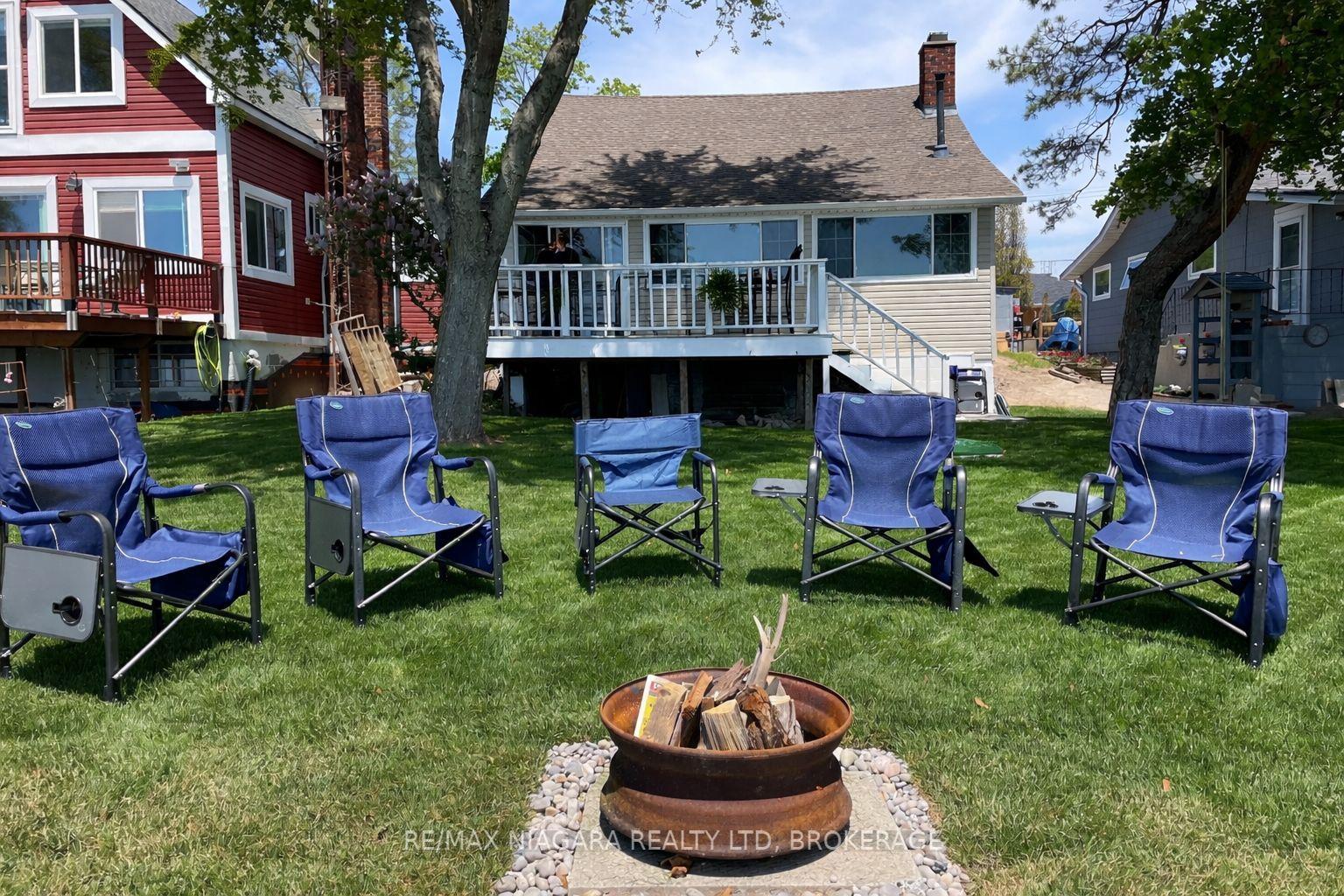 12883 Old Lakeshore Road W — photo 1