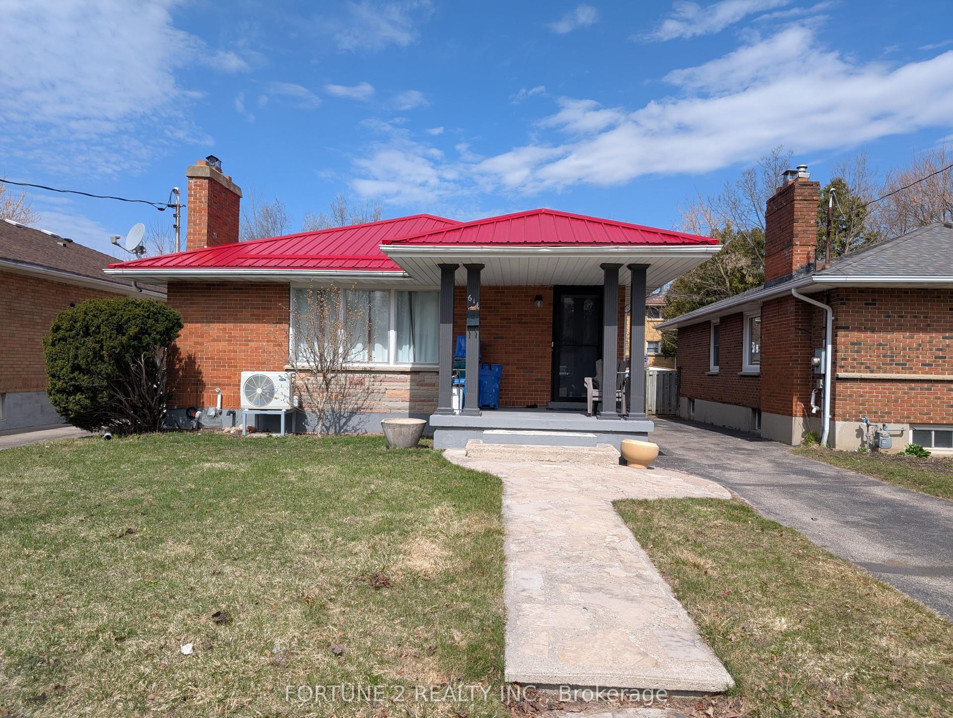 614 ROSS Street — photo 1