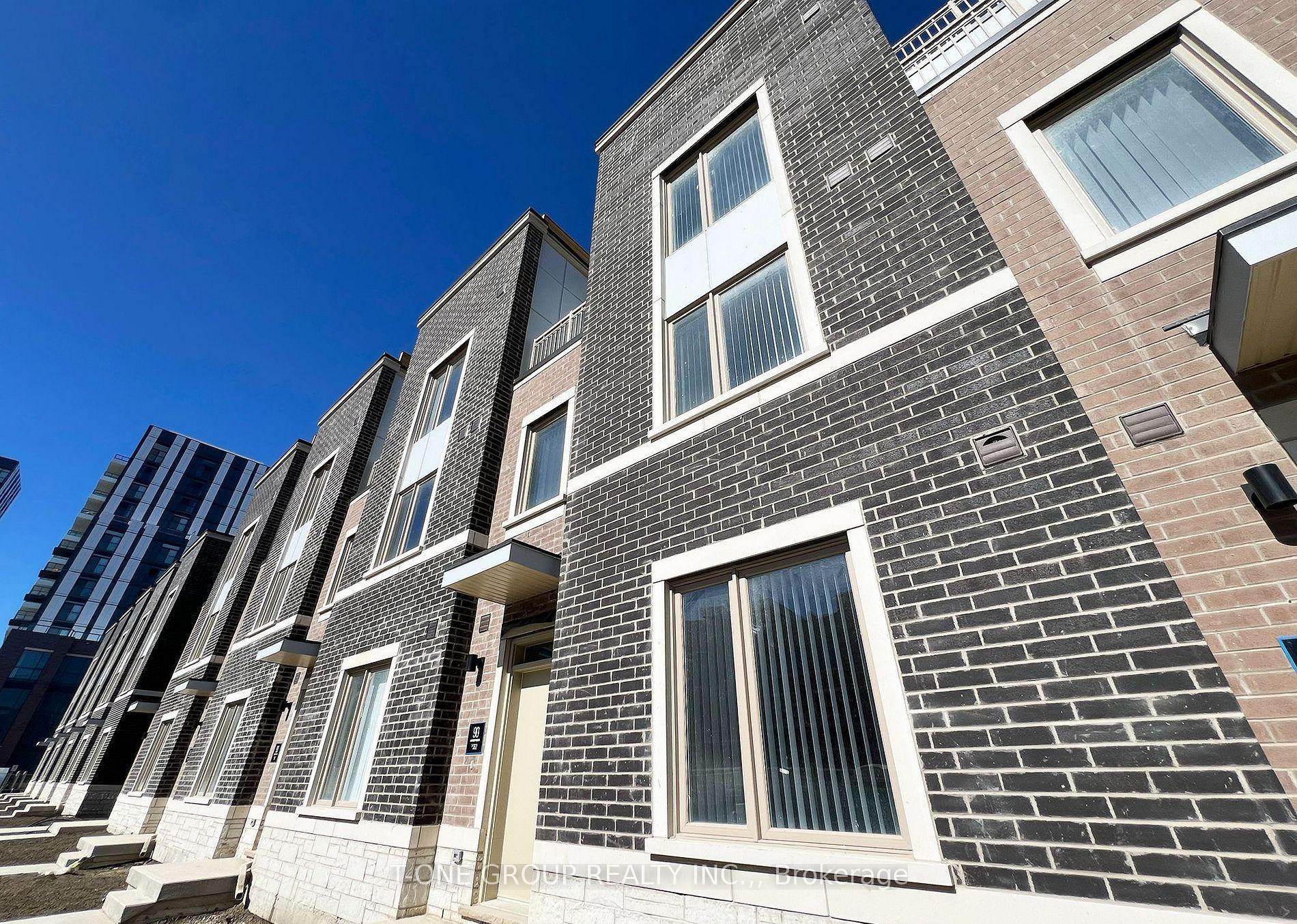90 Honeycrisp Crescent TH 362 #TH 362, Vaughan — Condo Town for lease, photo 1
