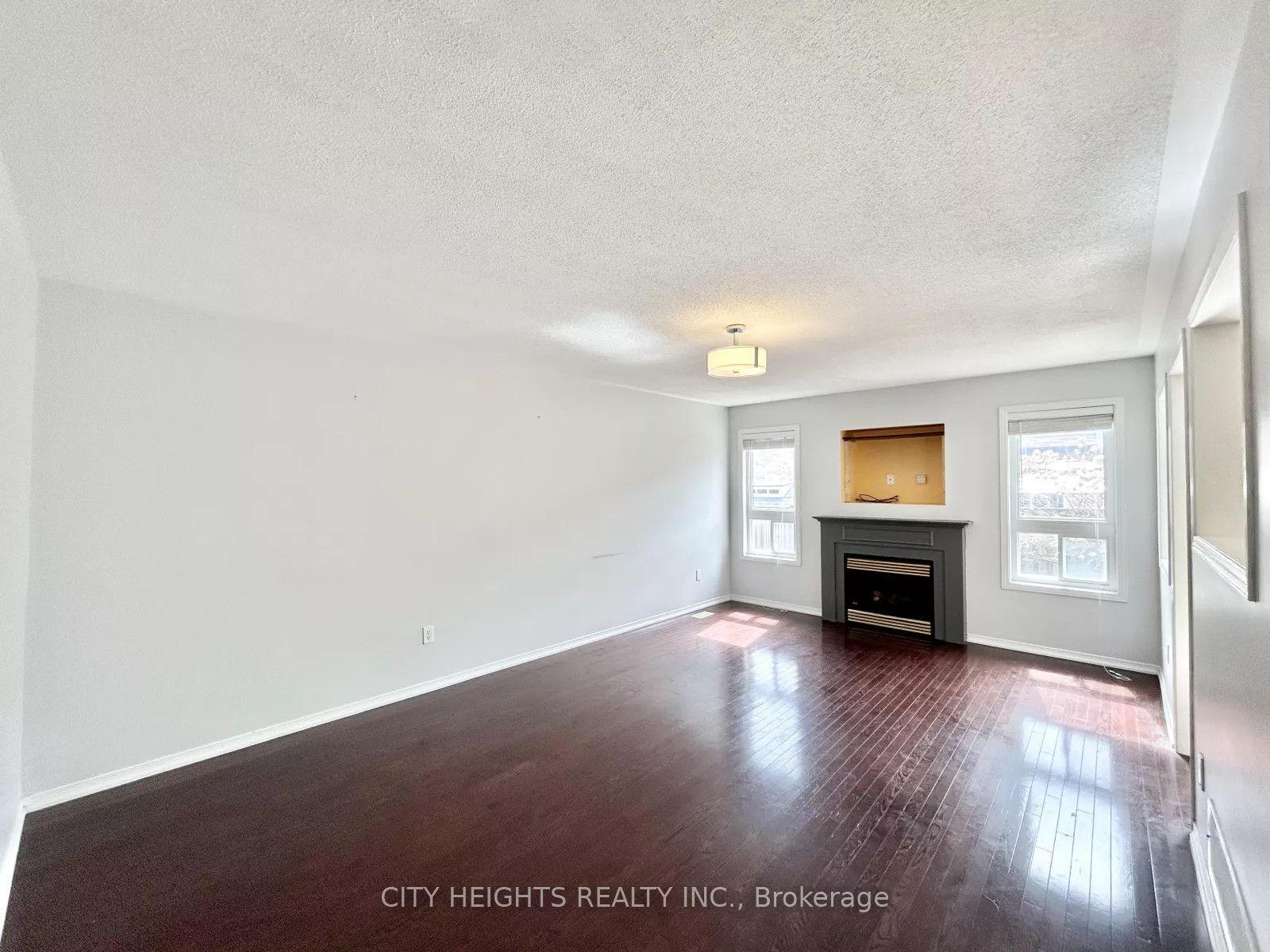 19 Sivyer Crescent, Ajax — Detached for lease, photo 1