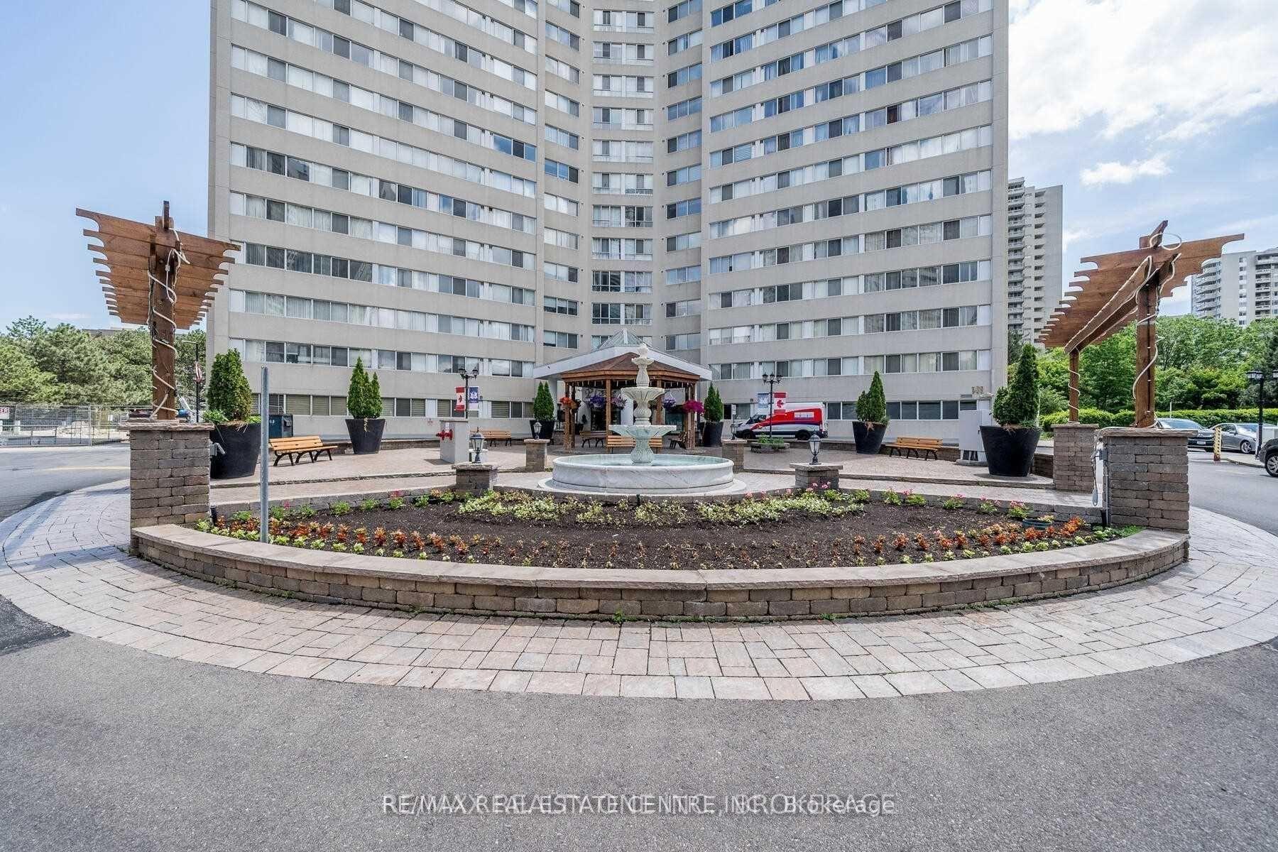 3695 Kaneff Crescent 1604 #1604 — photo 1