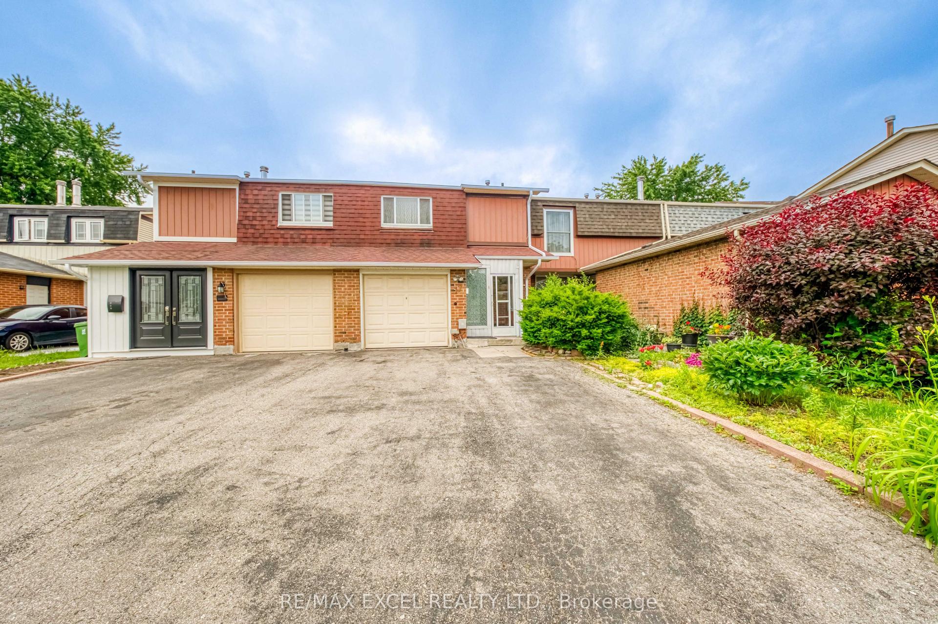 17 Sadlee Cove Crescent — photo 1