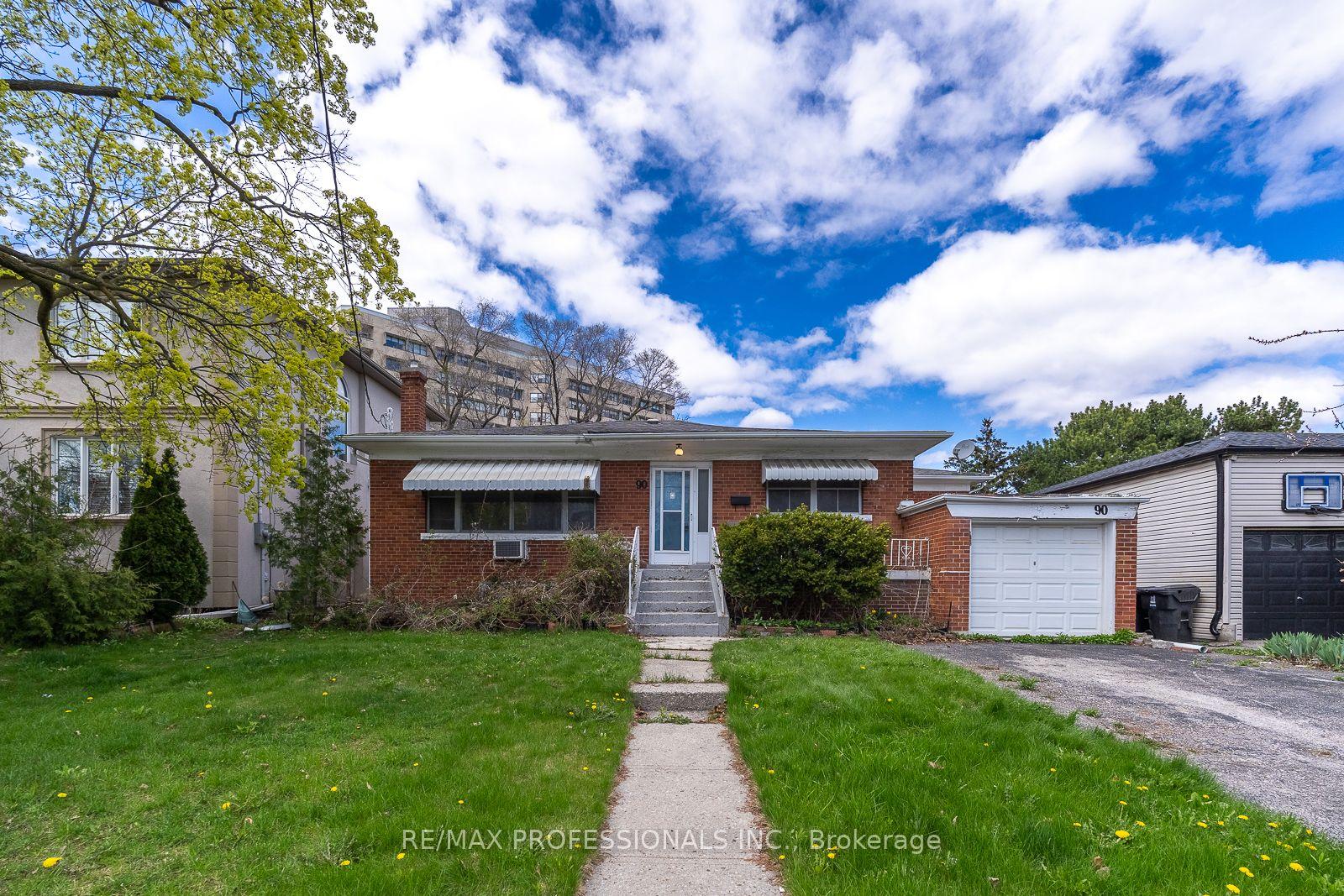 90 Baycrest Avenue — photo 1