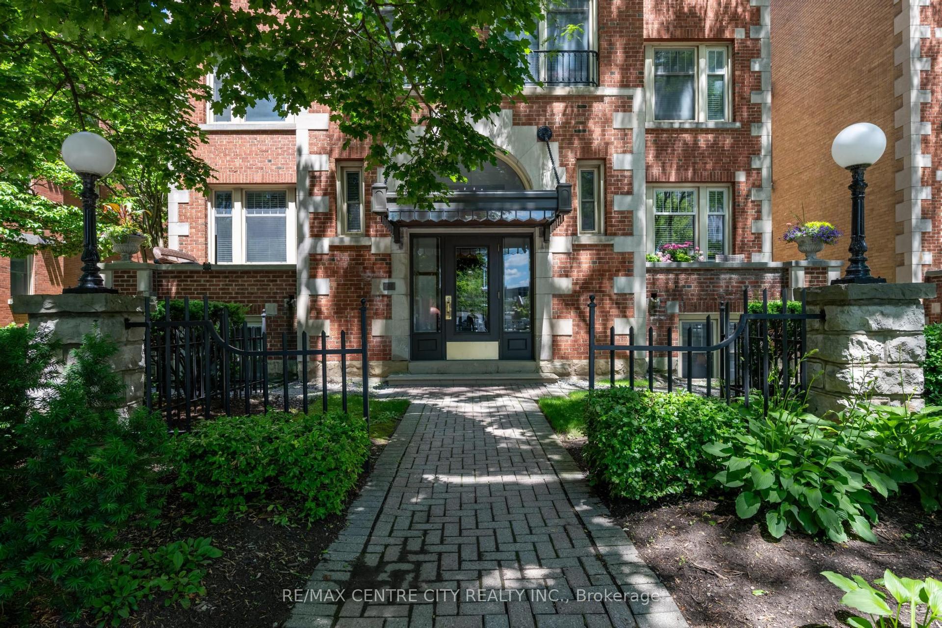 280 Queens Avenue S 401 #401 — photo 1
