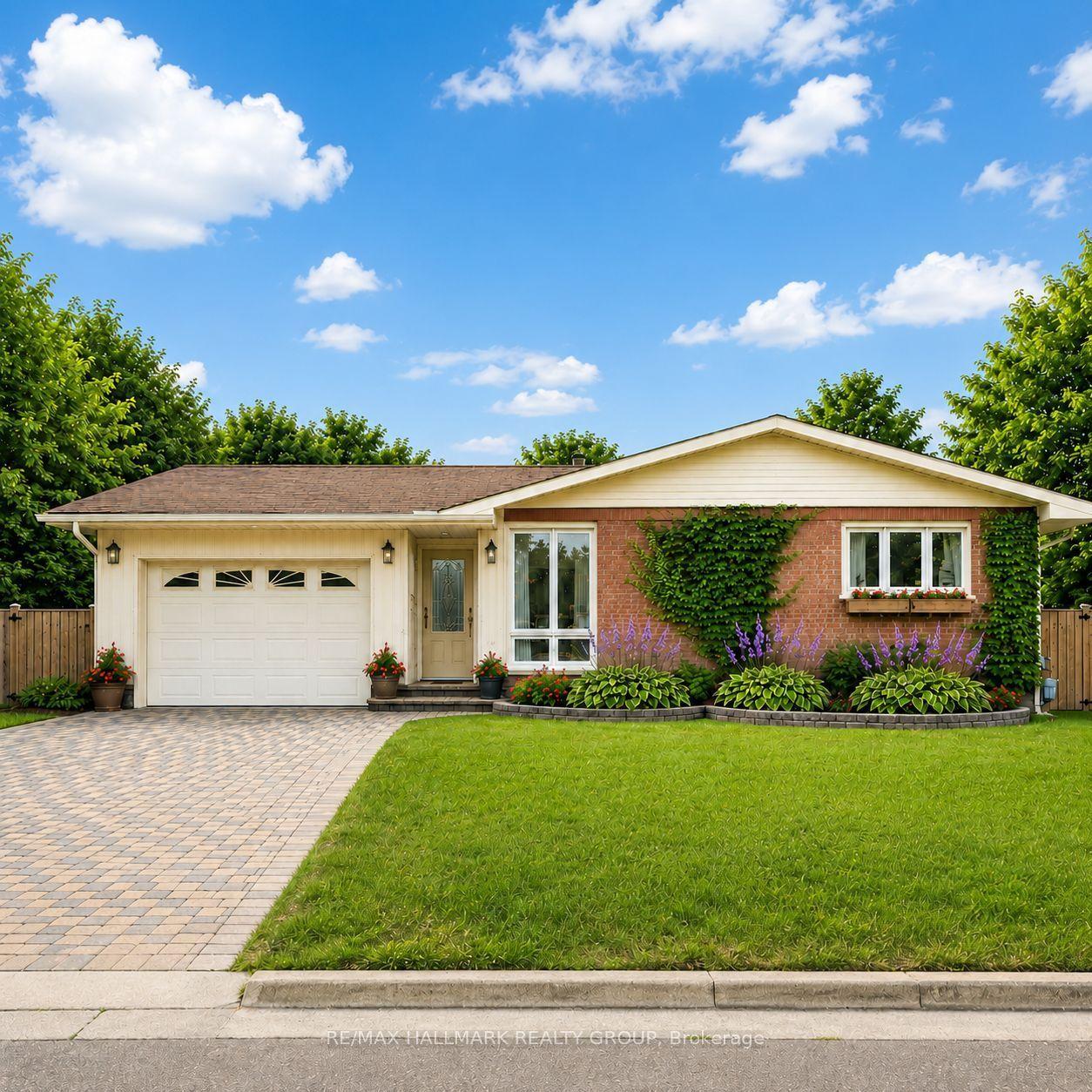 2036 KINGS GROVE Crescent, Beacon Hill North - South and Area — Detached for sale, photo 1