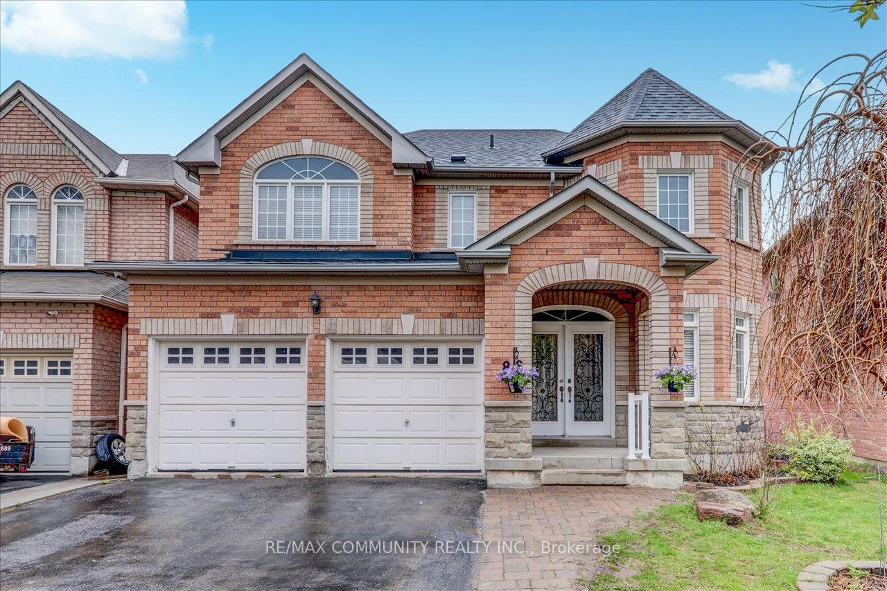 86 Grosbeak Crescent — photo 1