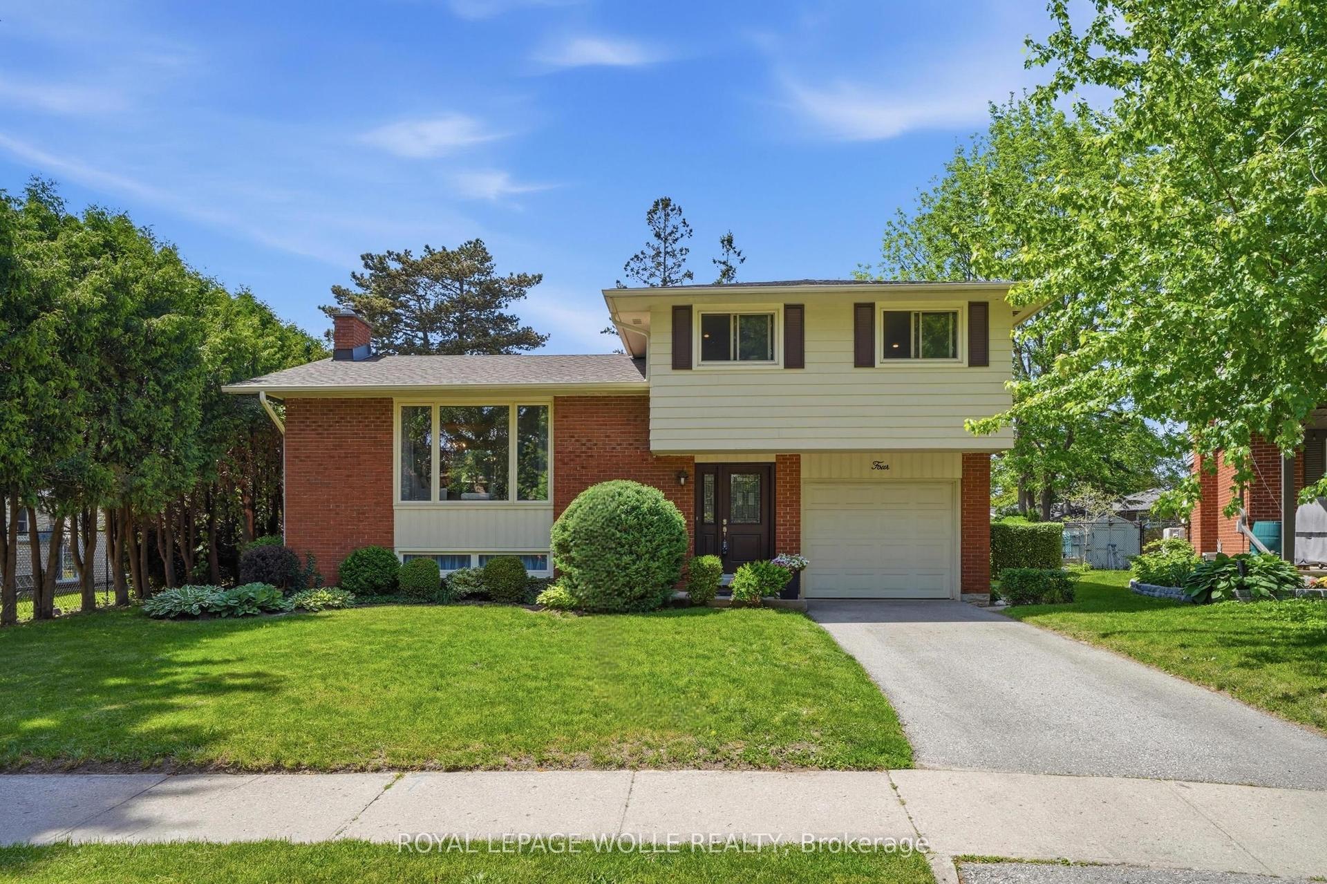 4 Bradley Place — photo 1