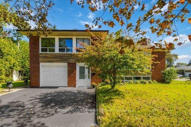 2 Munhall Road, Toronto — Detached for sale, photo 1