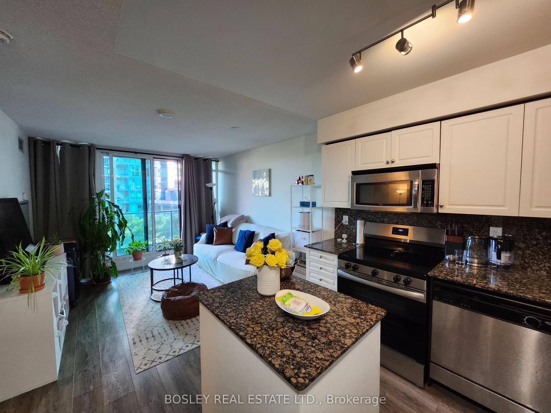215 Fort York Boulevard 414 #414, Toronto — Condo for lease, photo 1