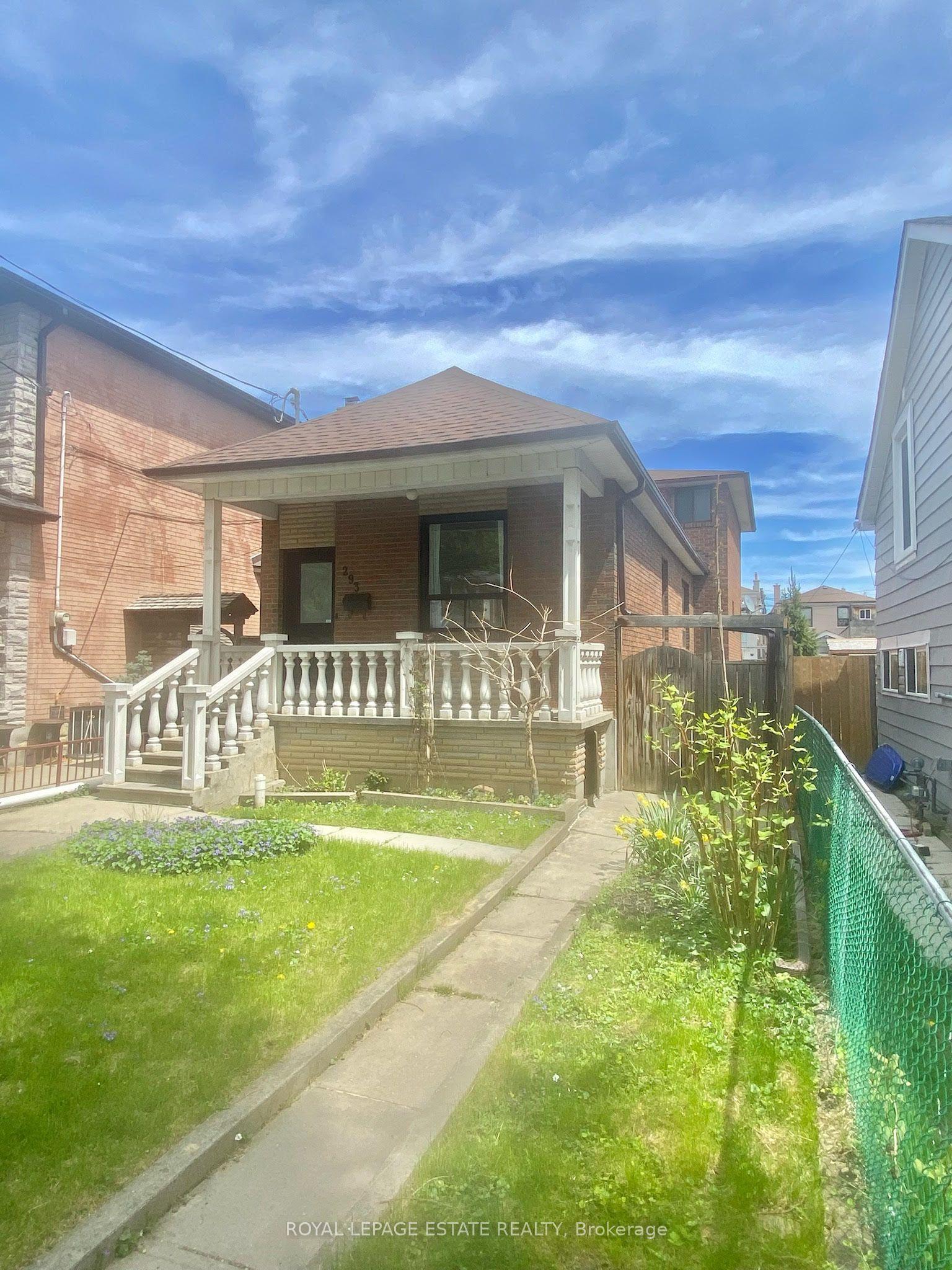 293 Harvie Avenue — photo 1