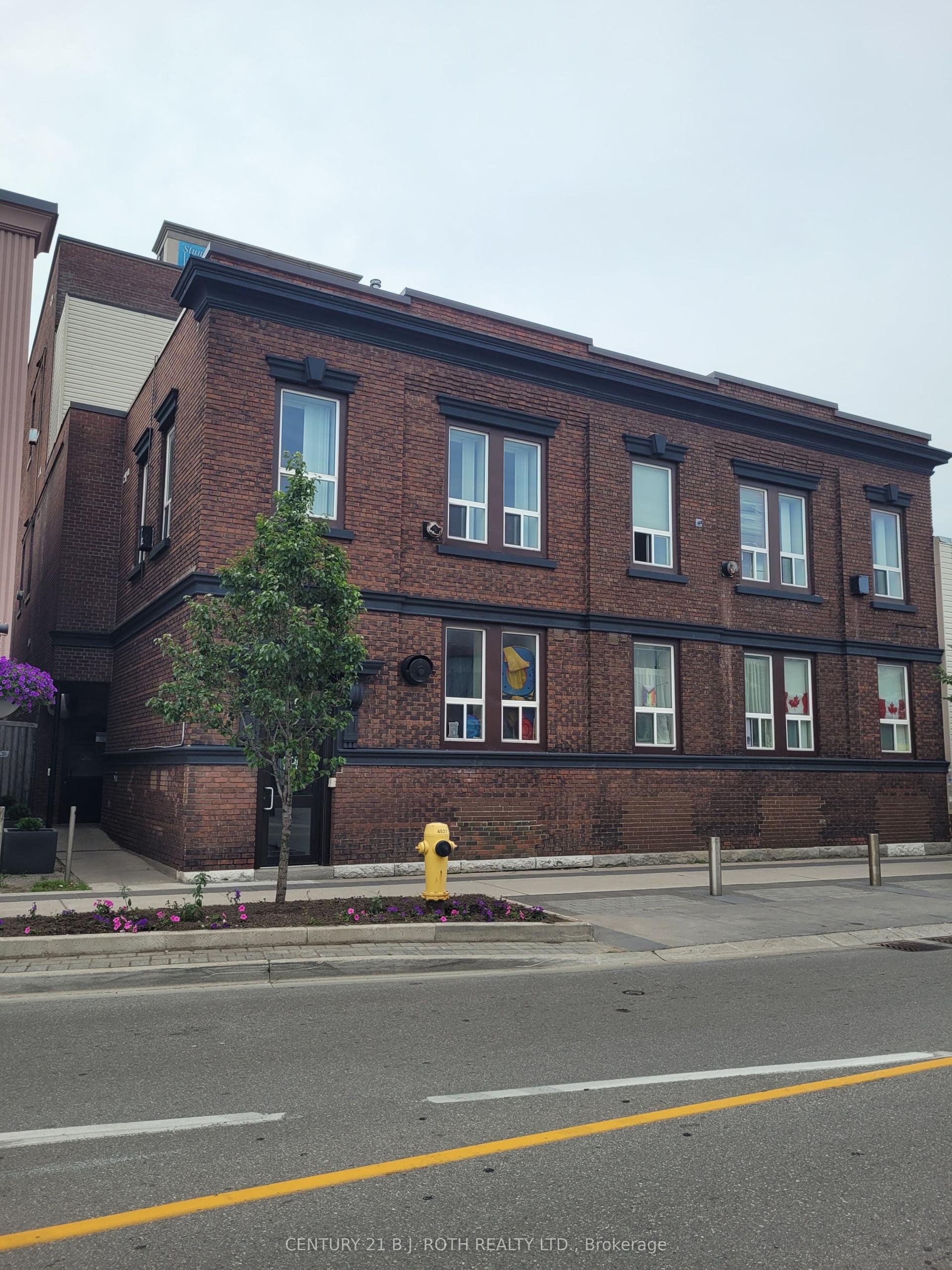 19 Dunlop Street W 203 #203, Barrie — Multiplex for lease, photo 1