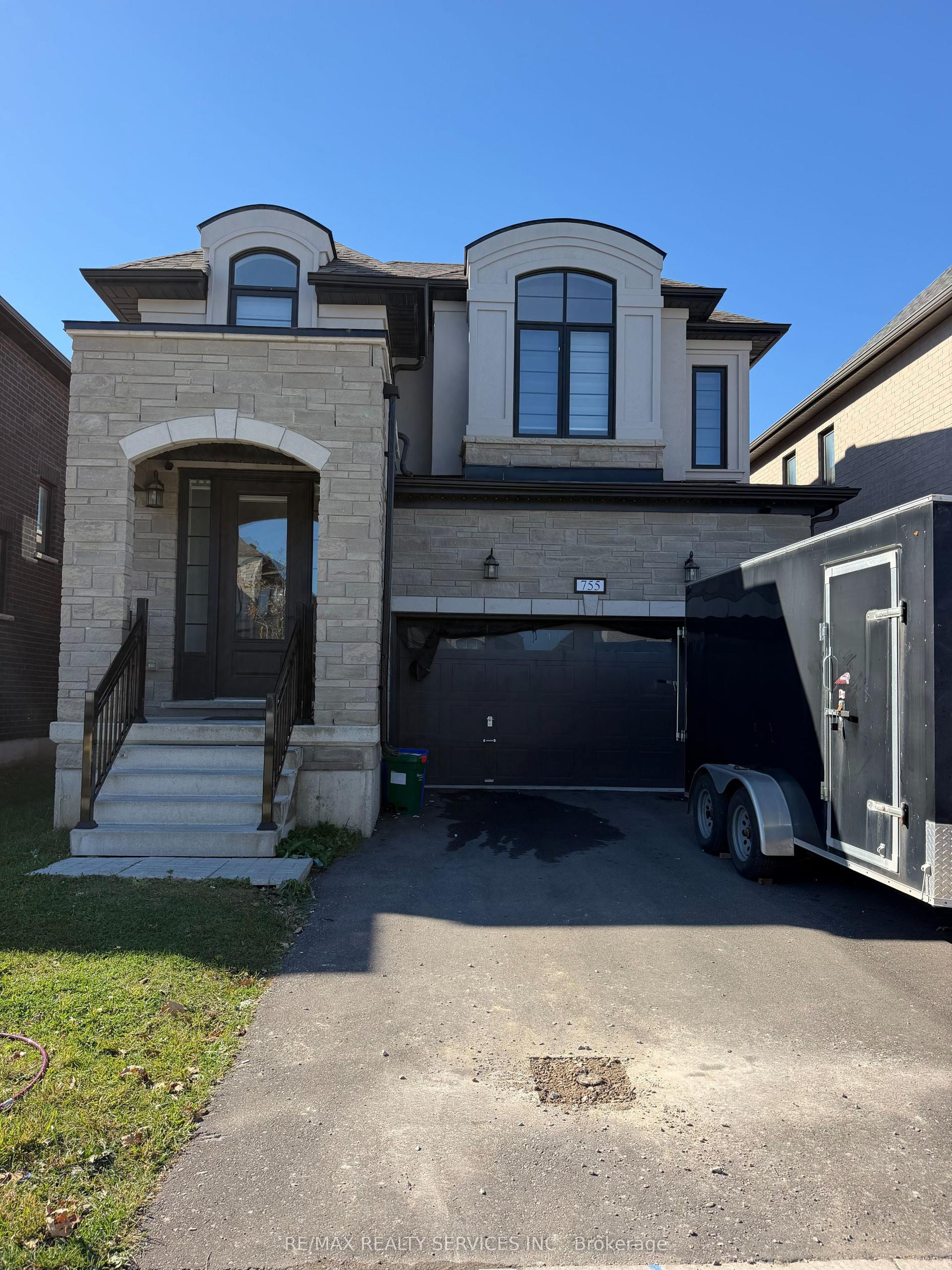 755 Sobeski Avenue, Woodstock — Detached for lease, photo 1